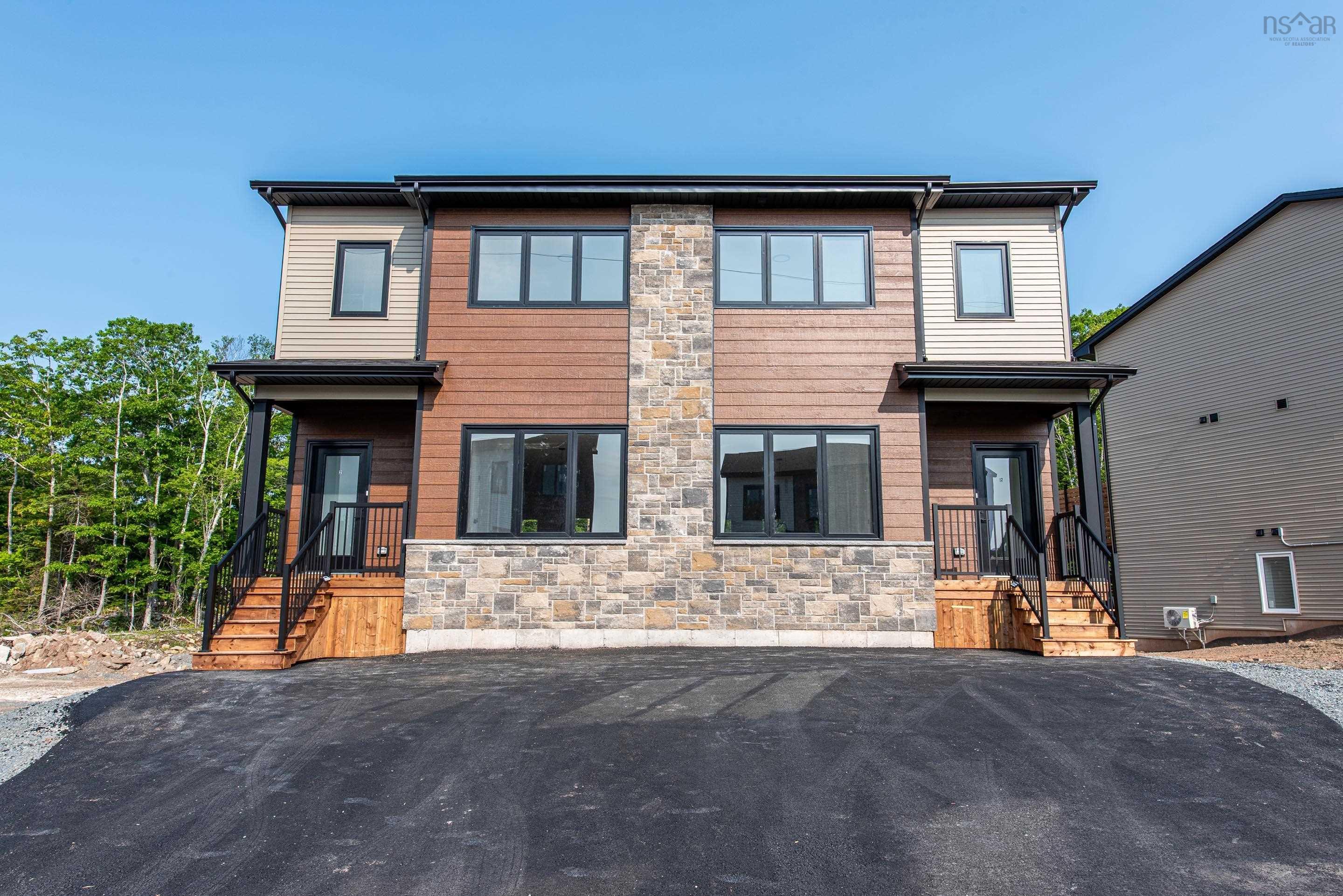 Thumbnail image for 154 Colonial Crescent MLS<sup>®</sup> 202509290