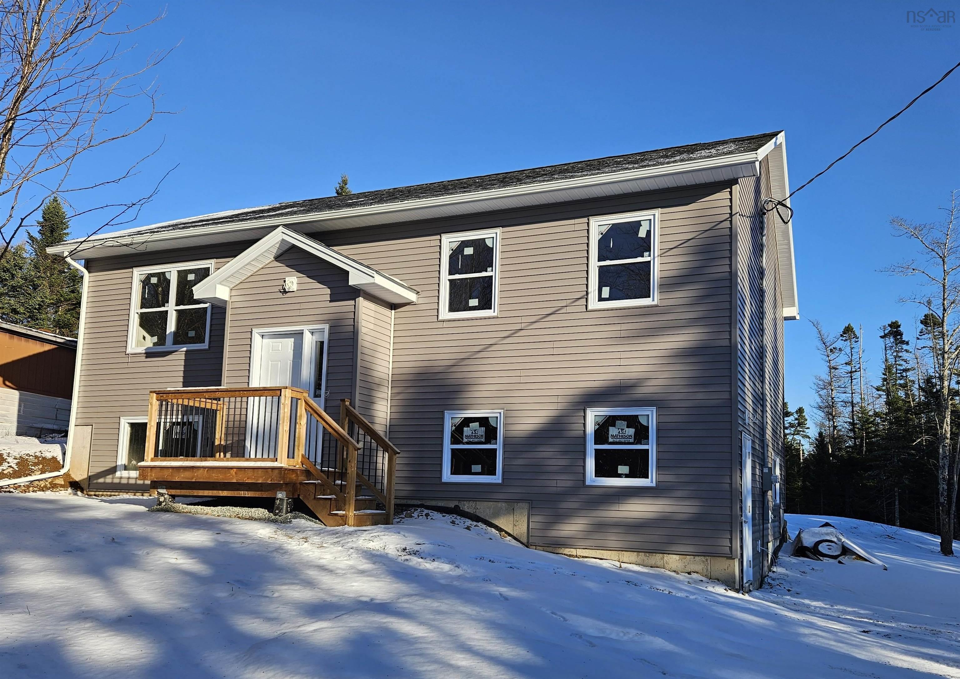 Thumbnail image for 165 Ostrea Lake Road MLS<sup>®</sup> 202509546