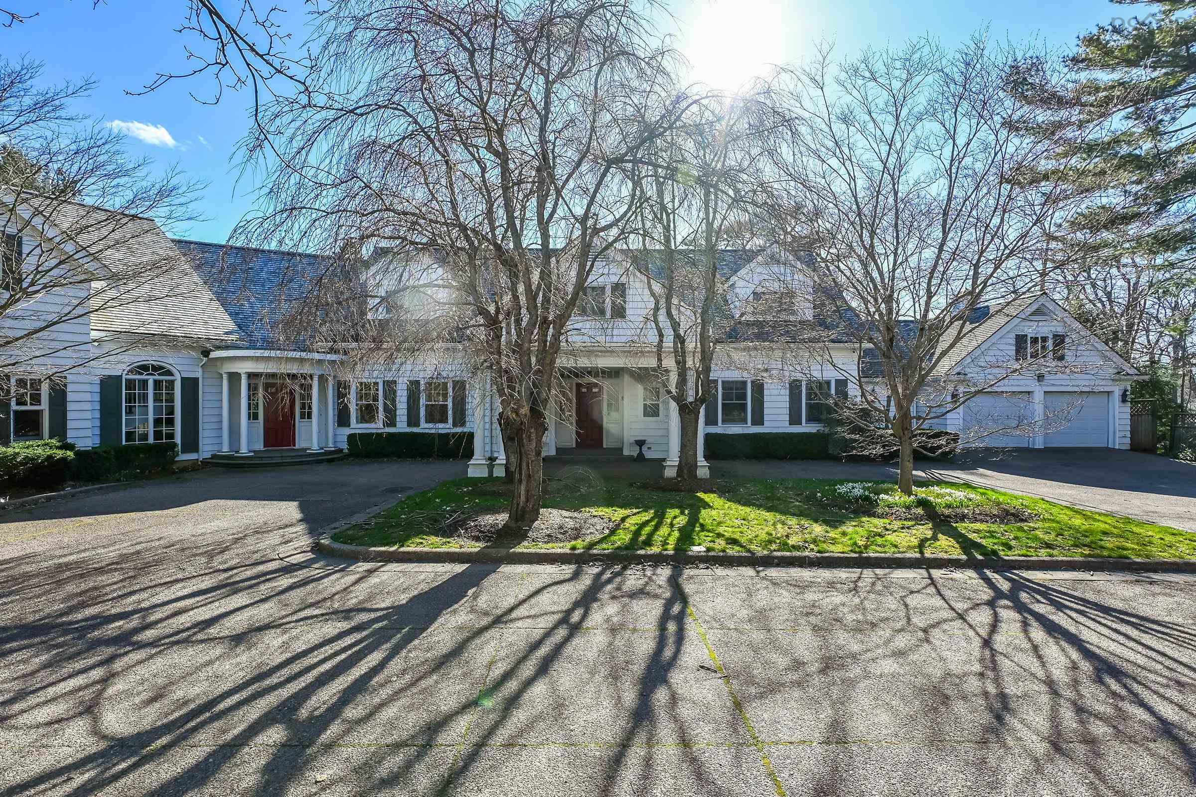 Thumbnail image for 1462 Thornvale Avenue MLS<sup>®</sup> 202512360