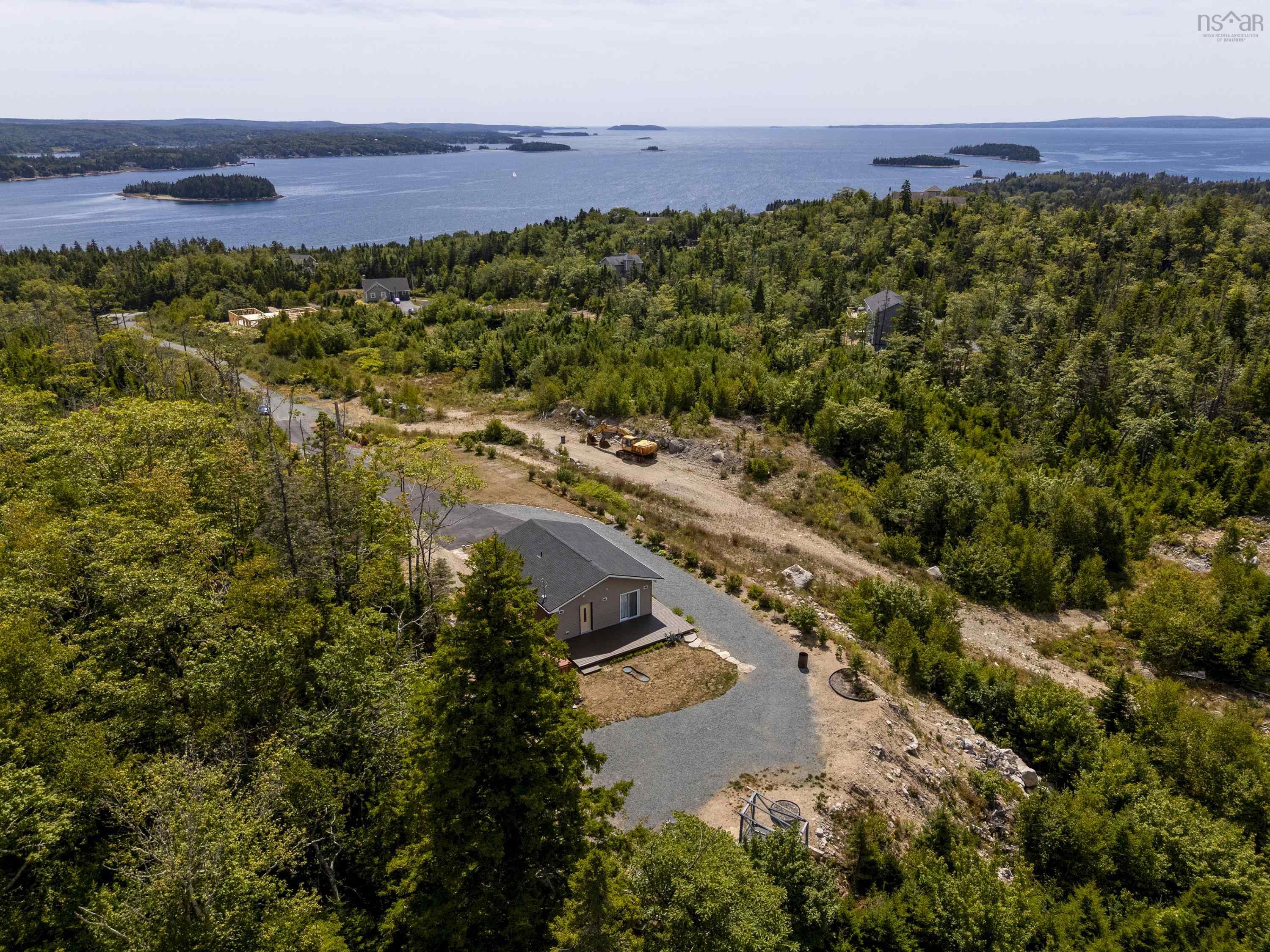 Thumbnail image for 166 Hillside Drive MLS<sup>®</sup> 202521594