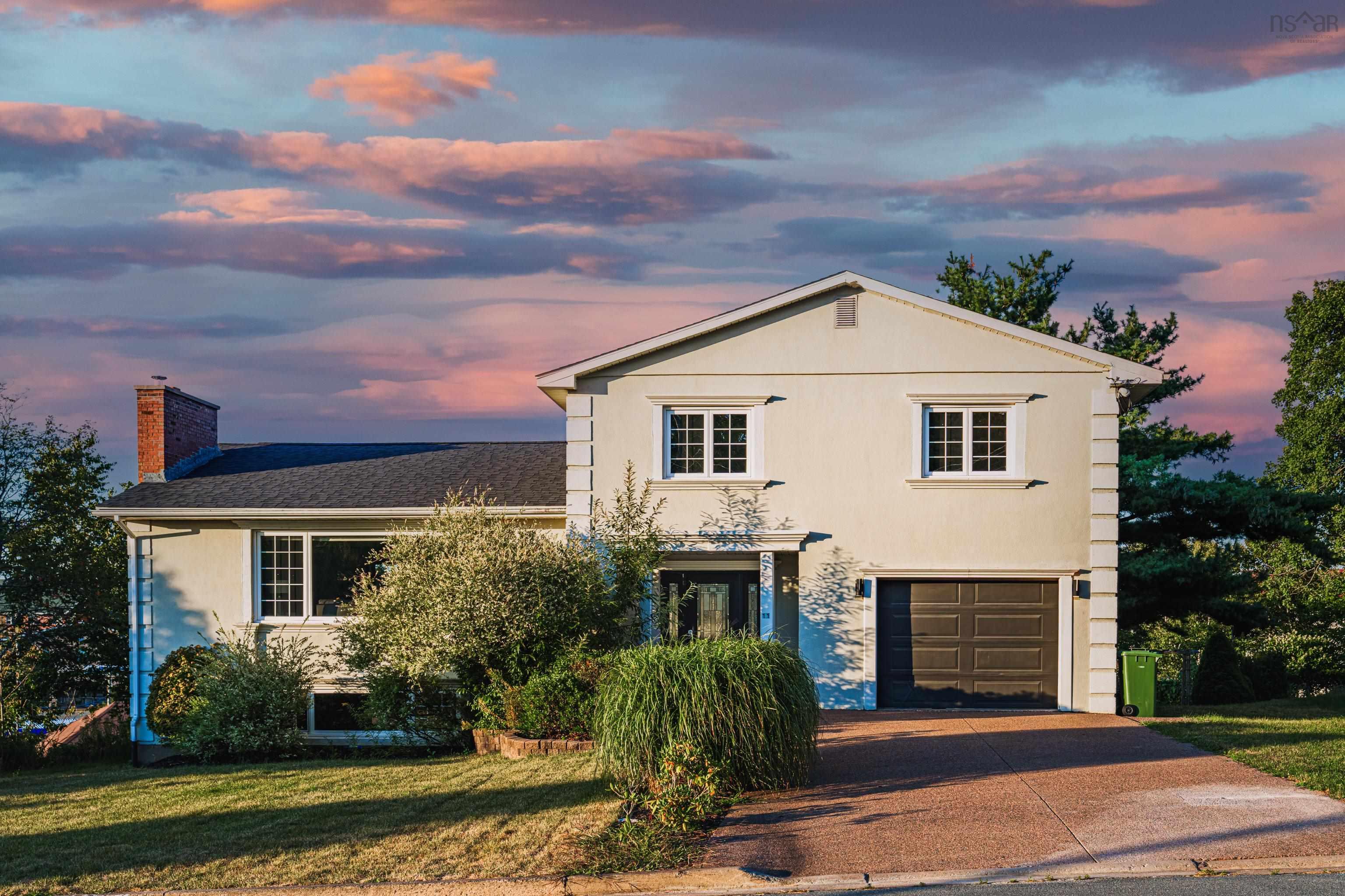 Thumbnail image for 11 Laurentian Drive MLS<sup>®</sup> 202521688