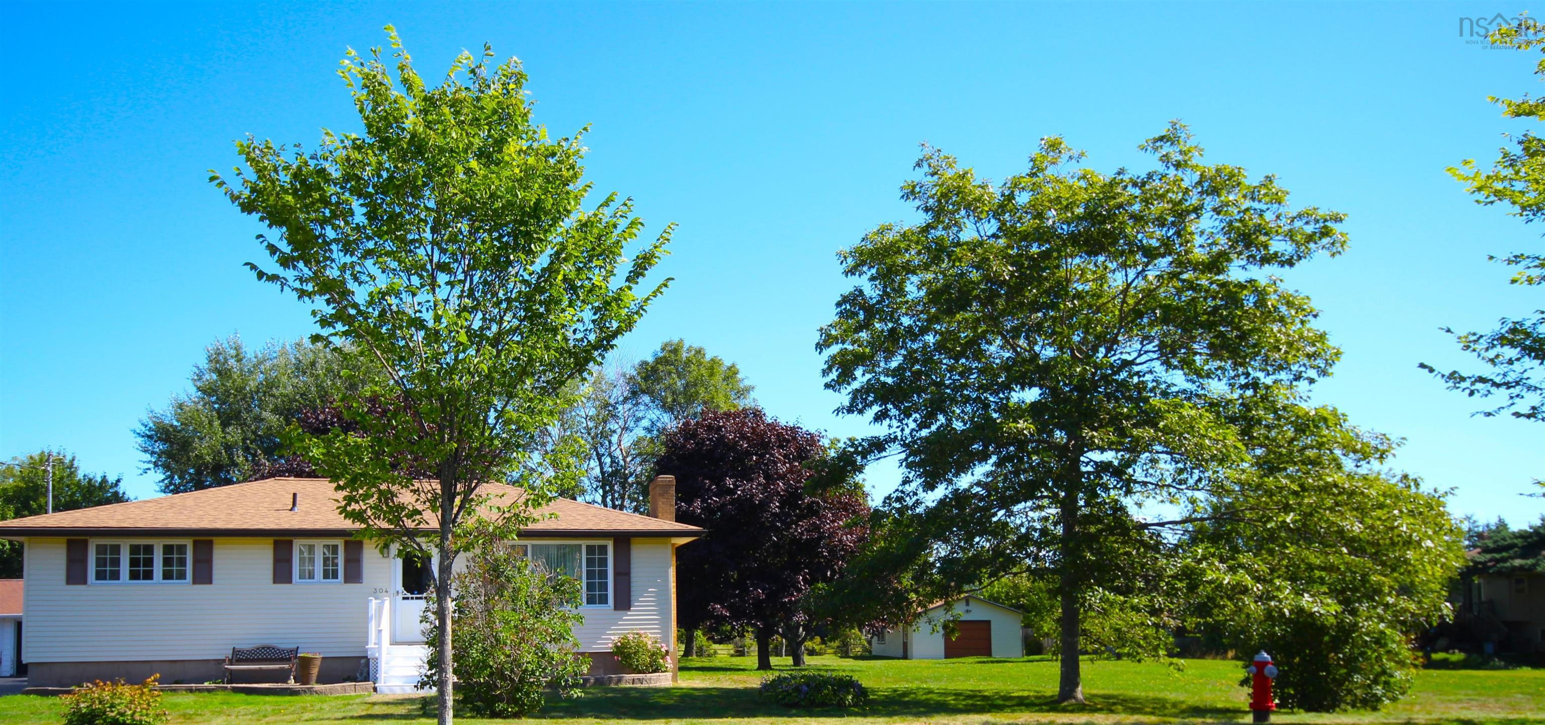 Thumbnail image for 304 Astral Drive MLS<sup>®</sup> 202522366