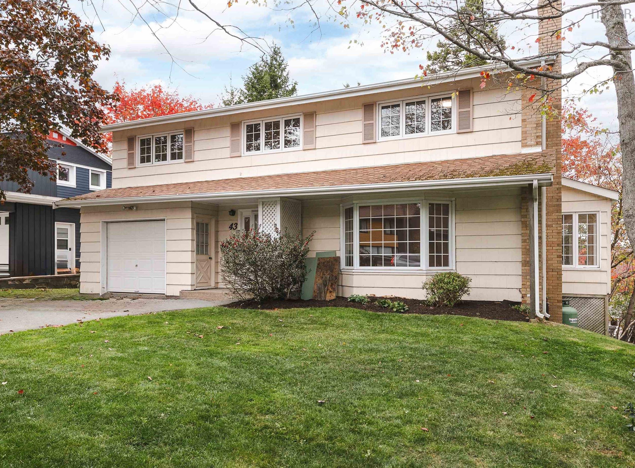 Thumbnail image for 43 Deepwood Crescent MLS<sup>®</sup> 202526774