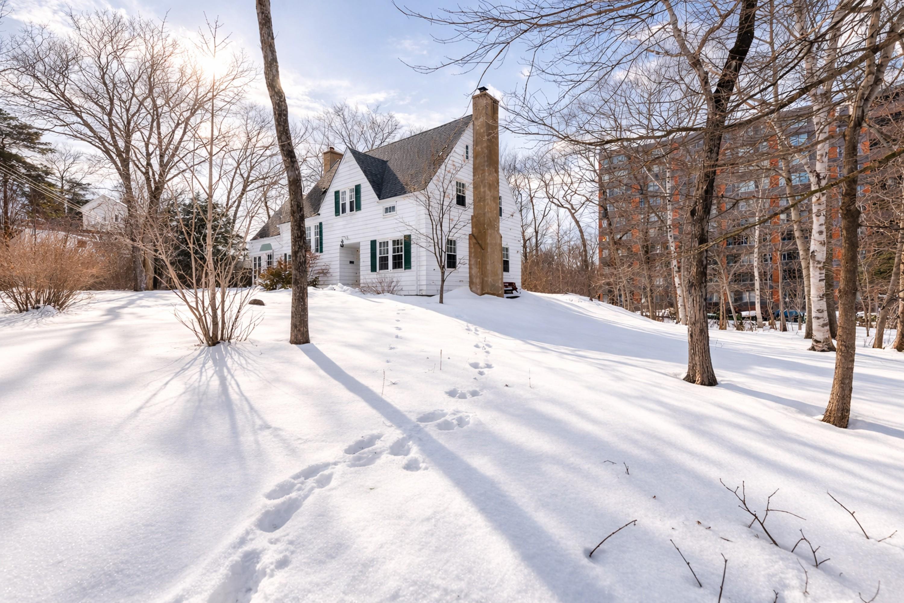 Thumbnail image for 5661 Ogilvie Street MLS<sup>®</sup> 202603644