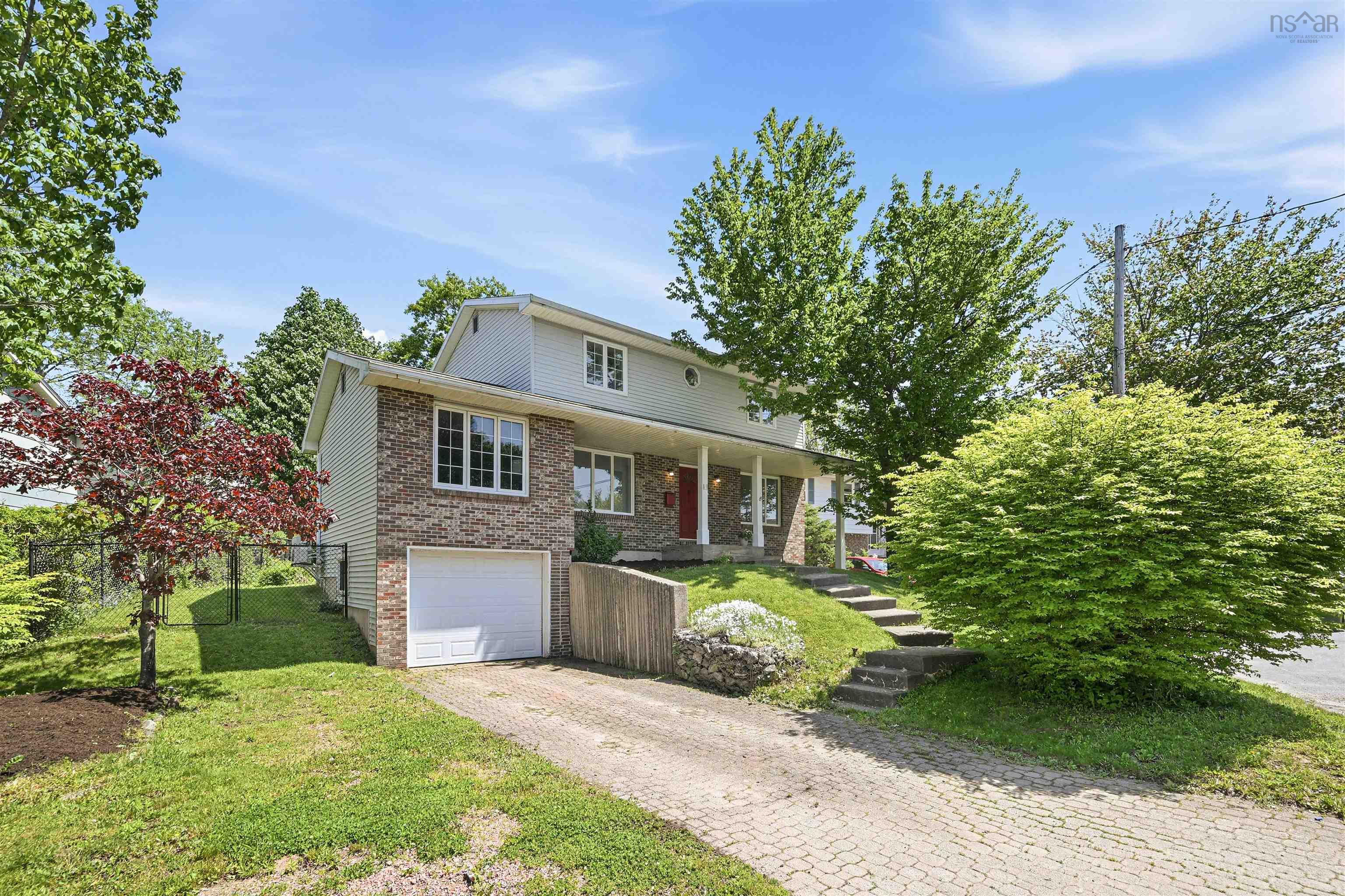 Thumbnail image for 2 Berkley Brae MLS<sup>®</sup> 202614192