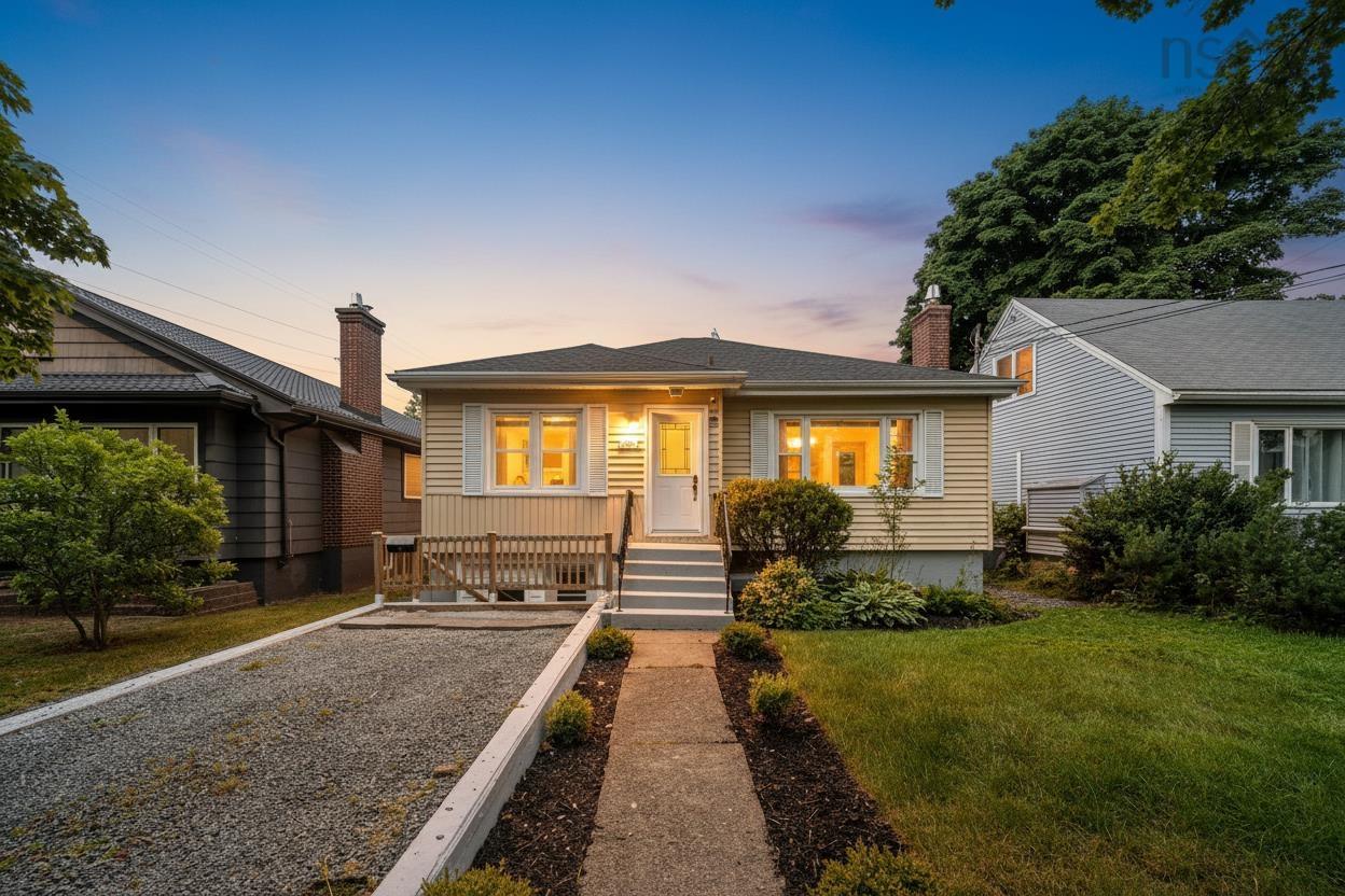 Thumbnail image for 3312 Ashburn Avenue MLS<sup>®</sup> 202617837