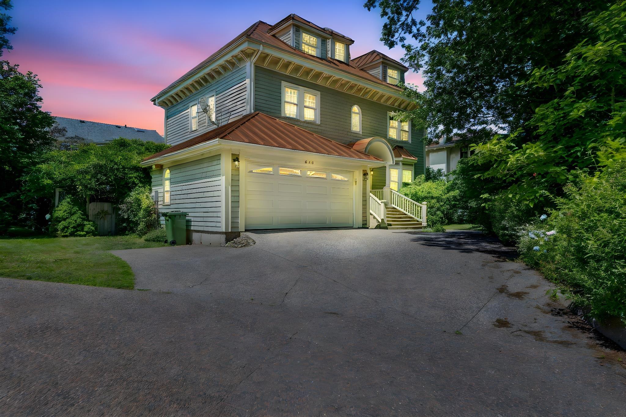 Thumbnail image for 940 Young Avenue MLS<sup>®</sup> 202519052