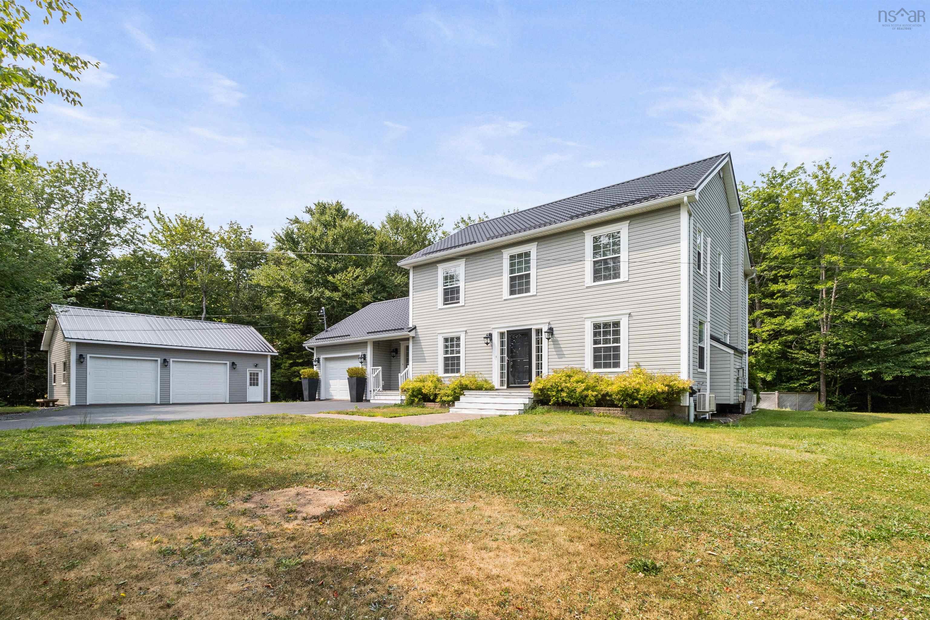 Thumbnail image for 424 Tattenham Crescent MLS<sup>®</sup> 202520363