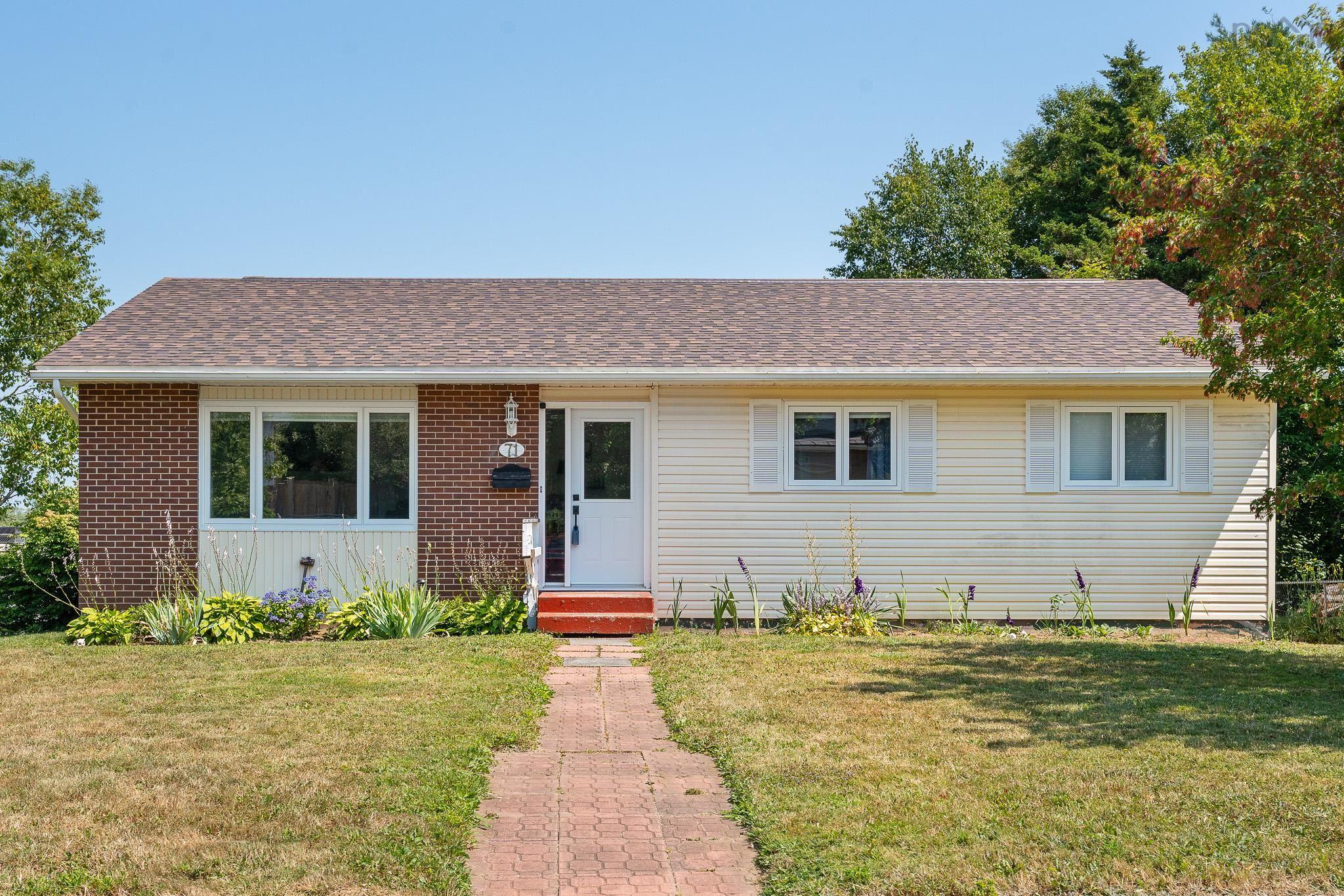 Thumbnail image for 71 Cedar Crescent MLS<sup>®</sup> 202520535