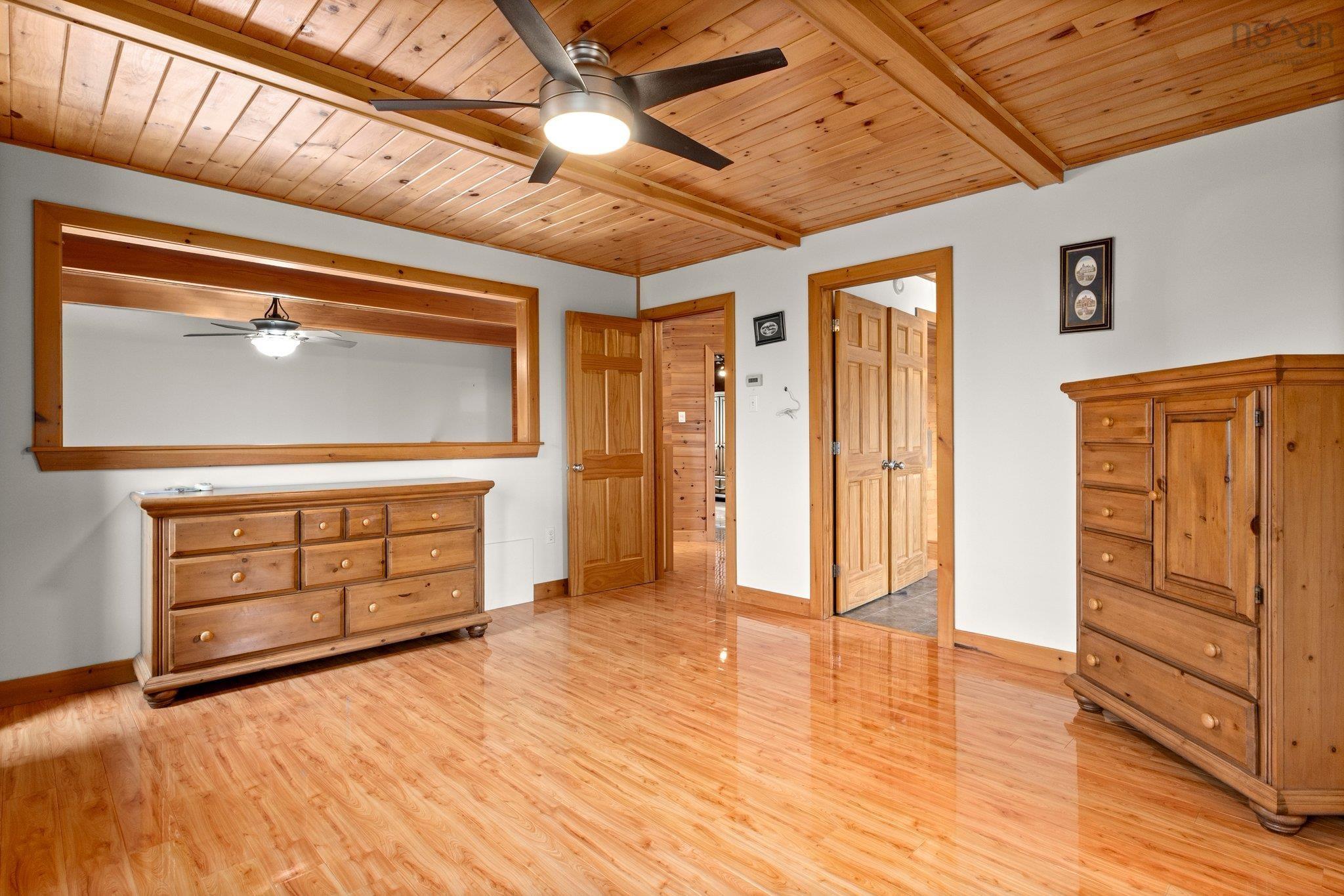 View image 18