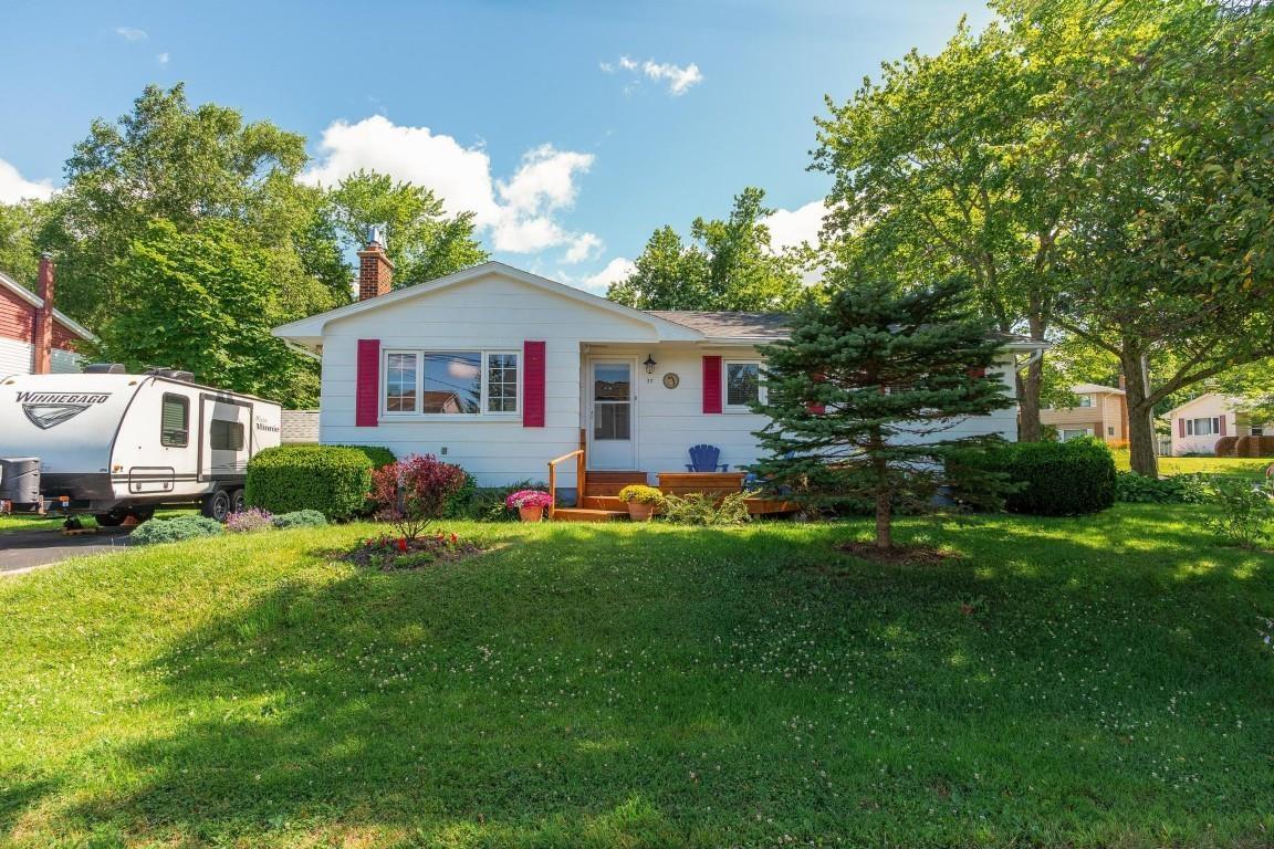 Thumbnail image for 37 Robert Drive MLS<sup>®</sup> 202520587