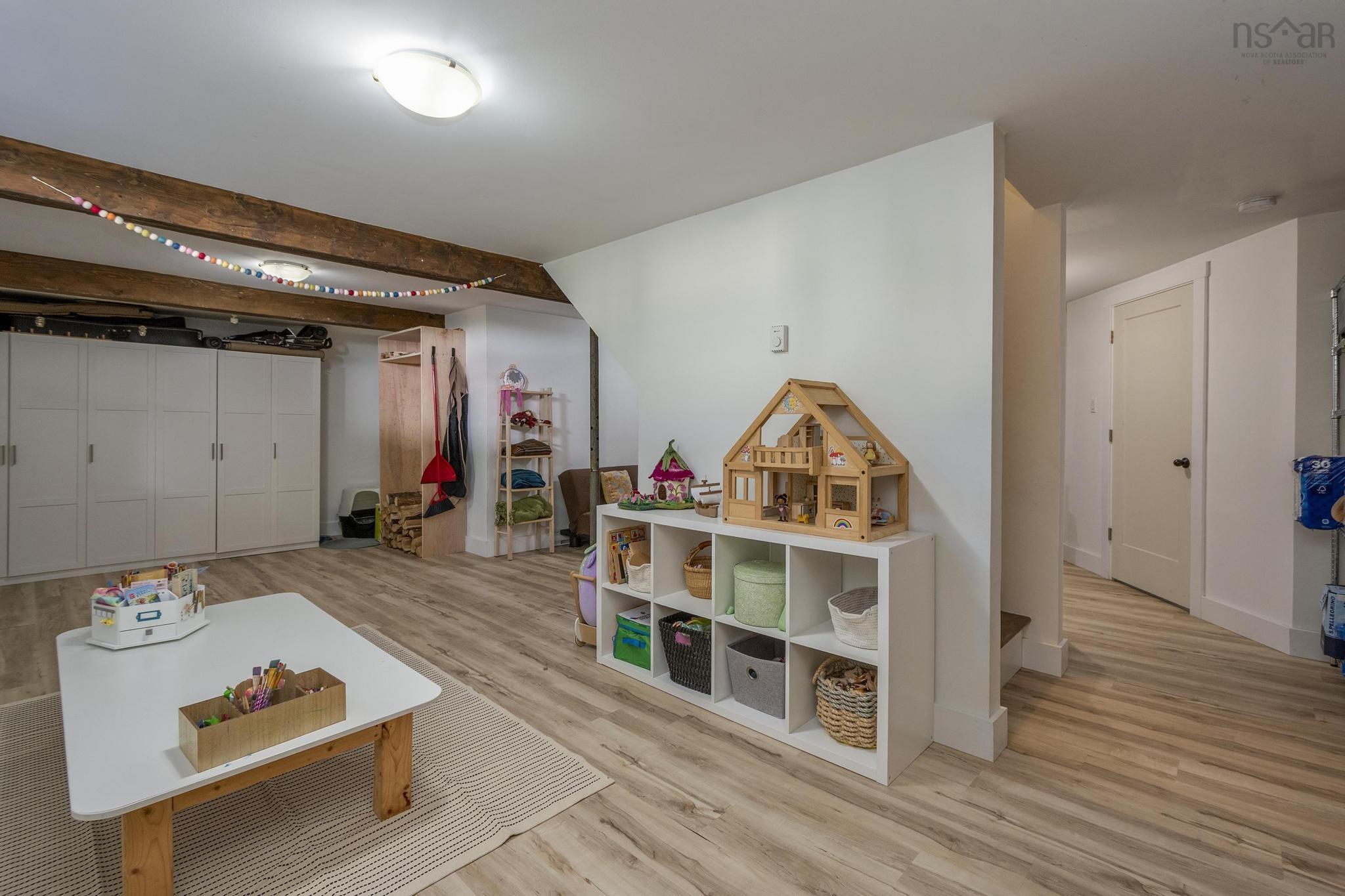 View image 8