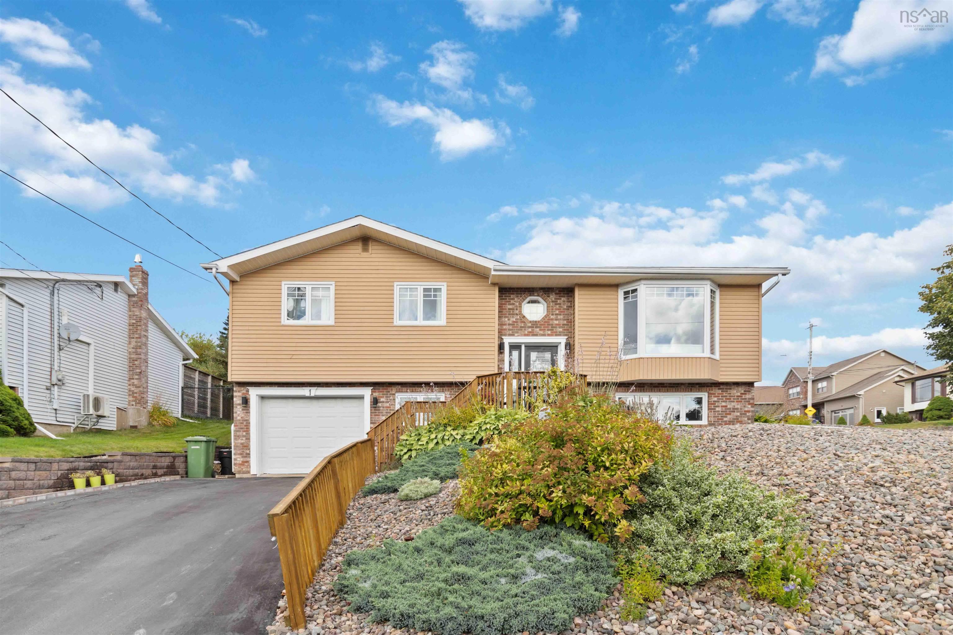 Thumbnail image for 1 Gammon Crescent MLS<sup>®</sup> 202520686