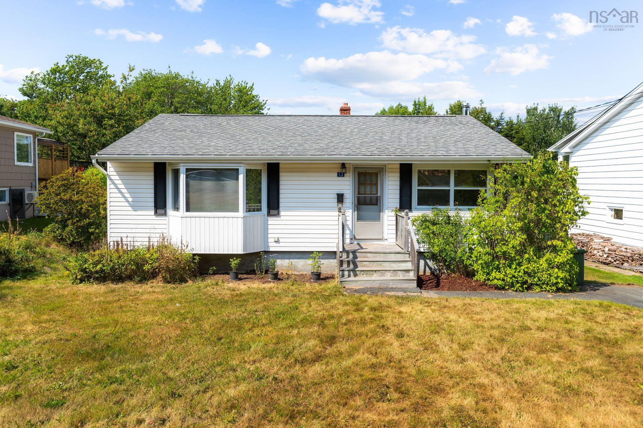 Thumbnail image for 13 Glenmont Avenue MLS<sup>®</sup> 202520770