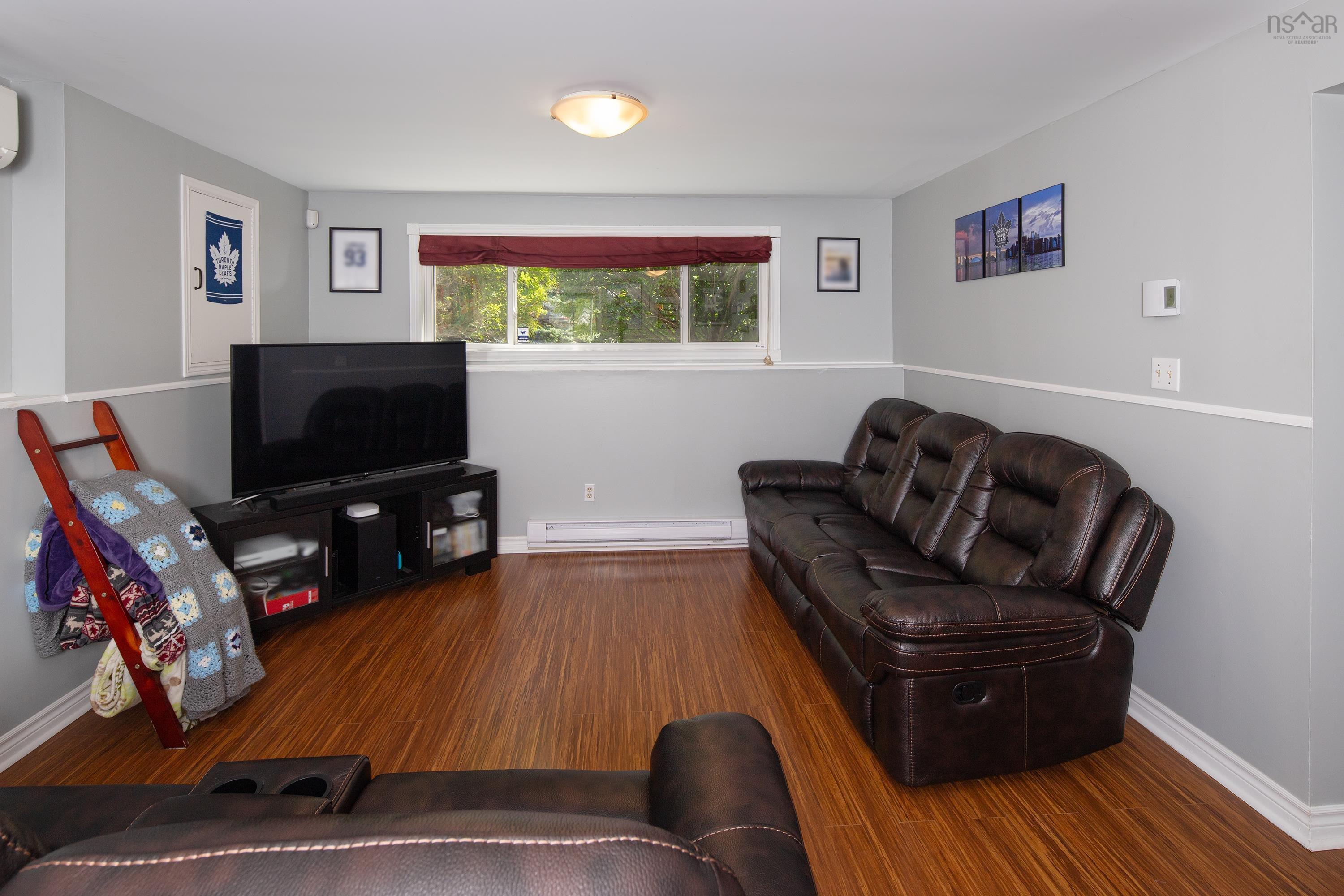 View image 11