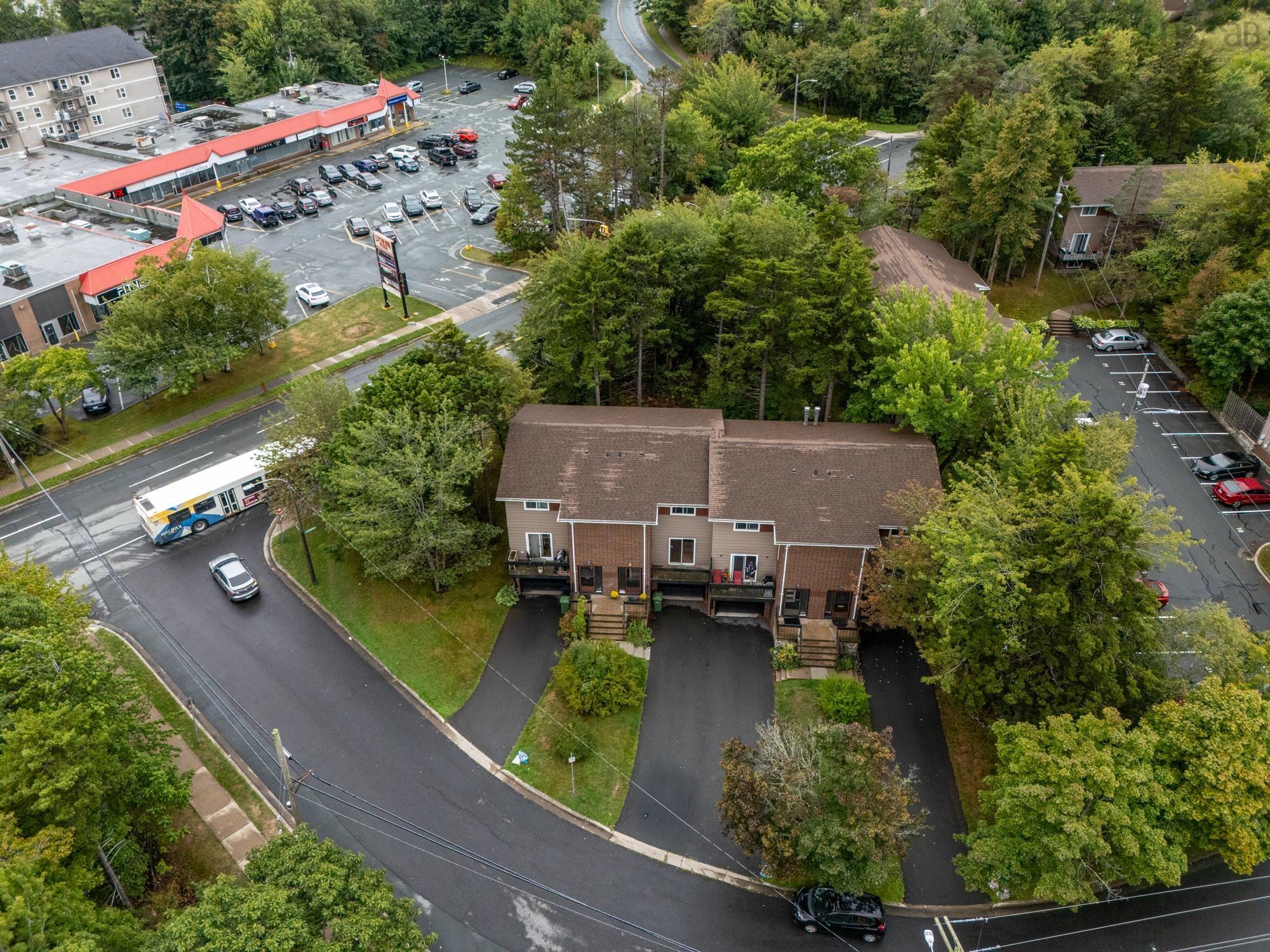 Thumbnail image for 4 Stoney Brook Court MLS<sup>®</sup> 202523249