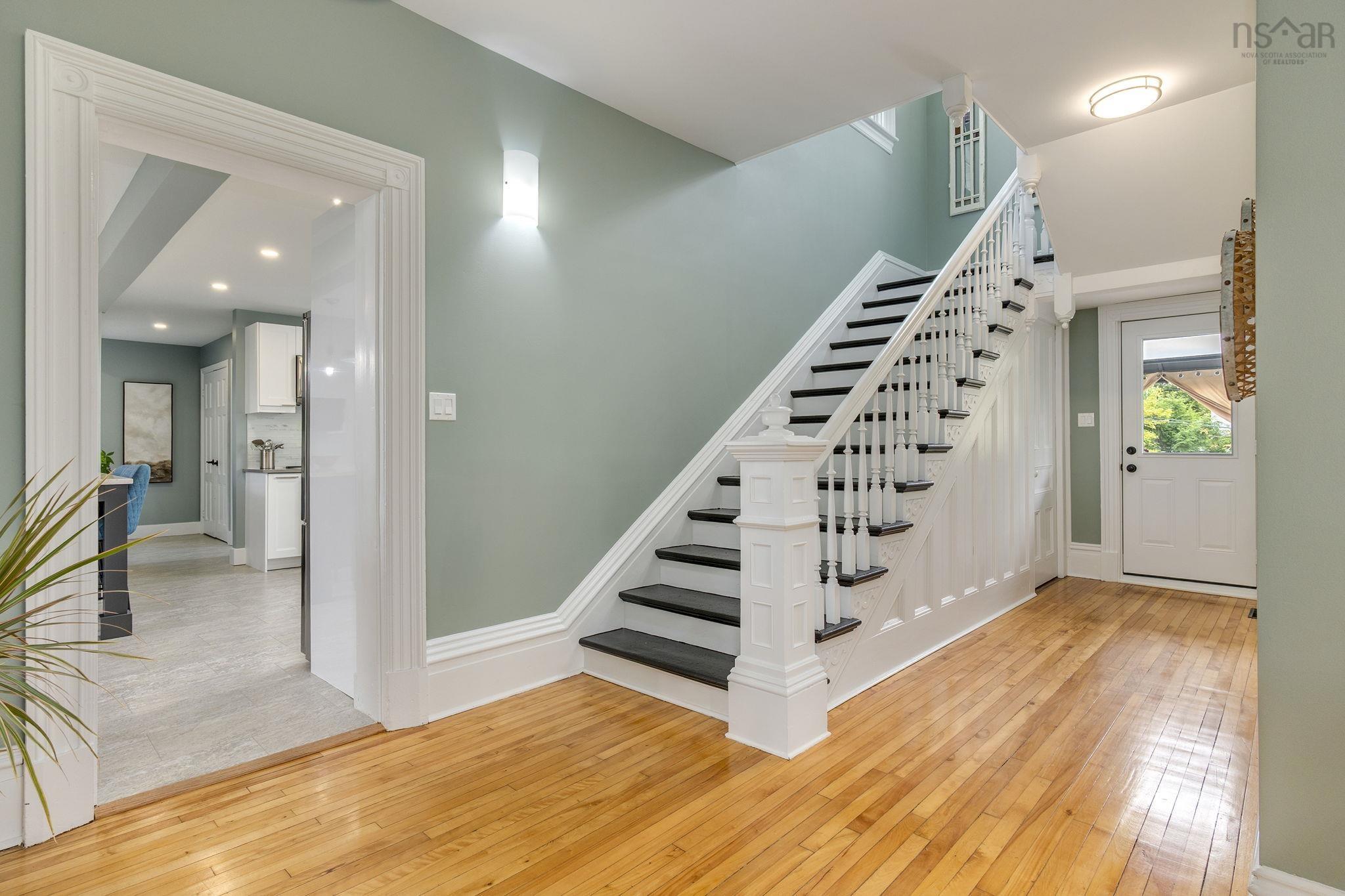 View image 18