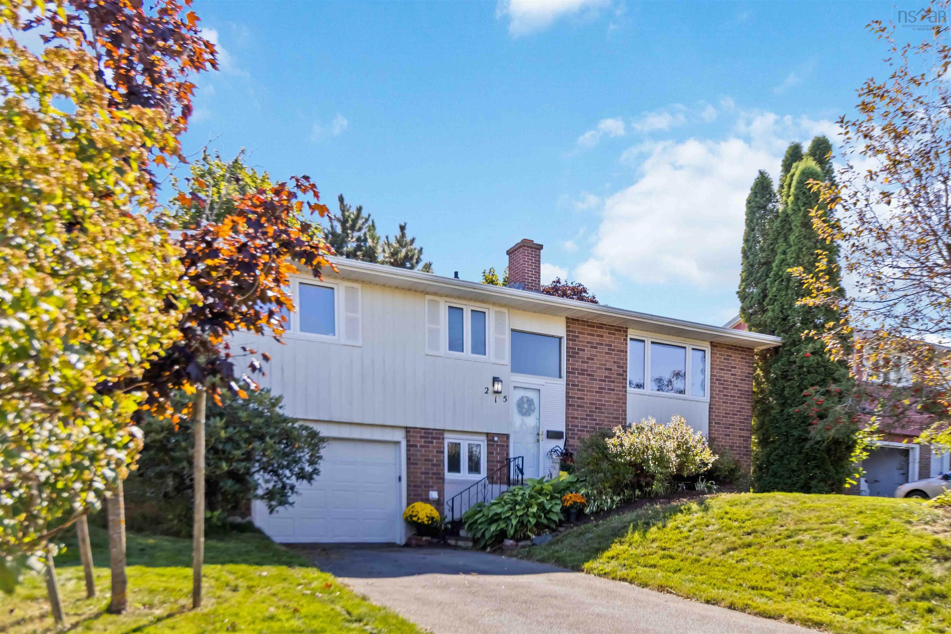 Thumbnail image for 215 Colby Drive MLS<sup>®</sup> 202523315