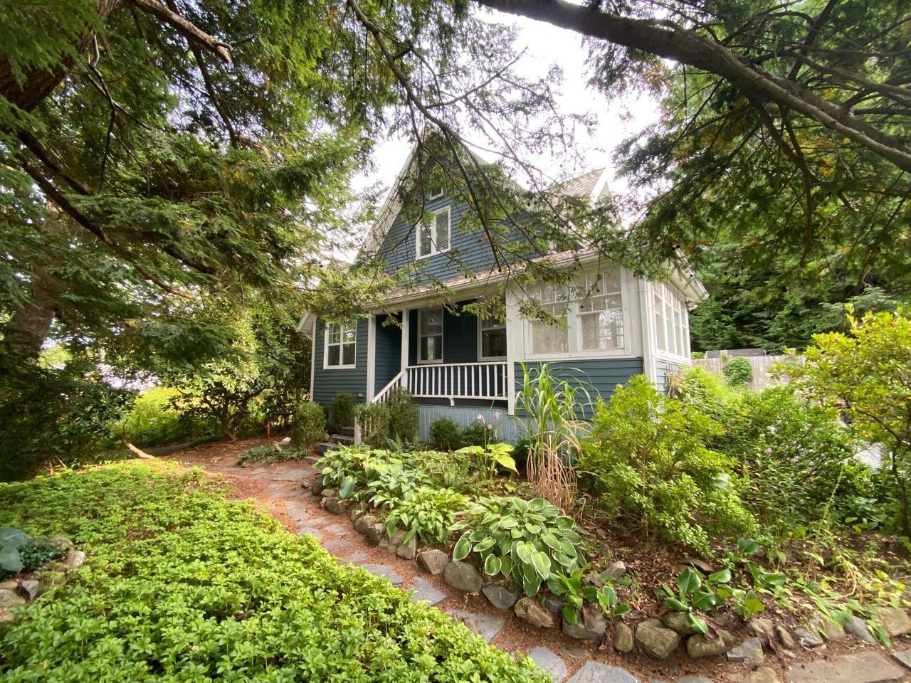 Thumbnail image for 38 Kearney Lake Road MLS<sup>®</sup> 202523341