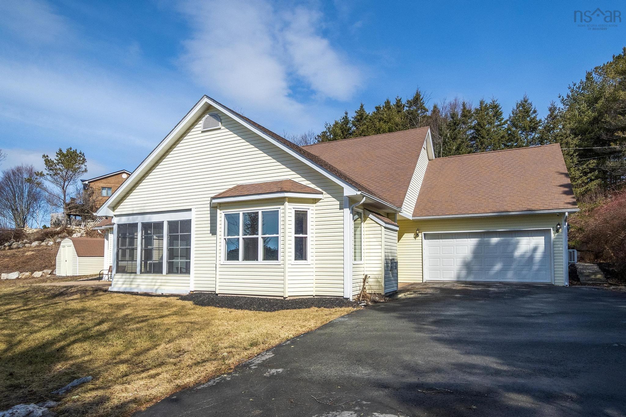 Thumbnail image for 13434 Peggys Cove Road MLS<sup>®</sup> 202523381