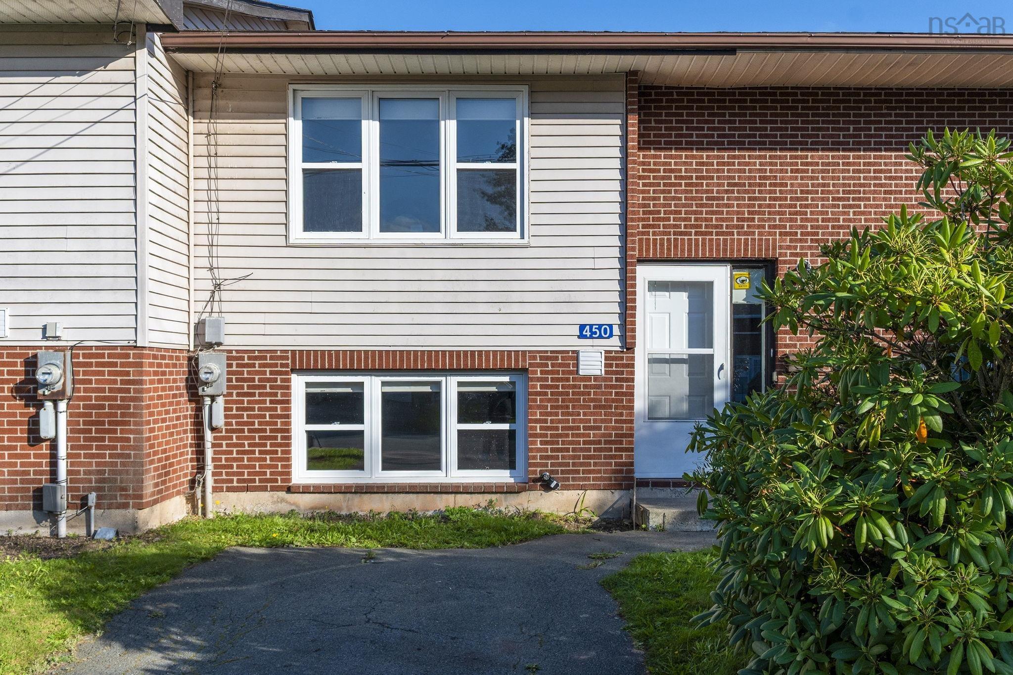 Thumbnail image for 450 Renfrew Street MLS<sup>®</sup> 202523383