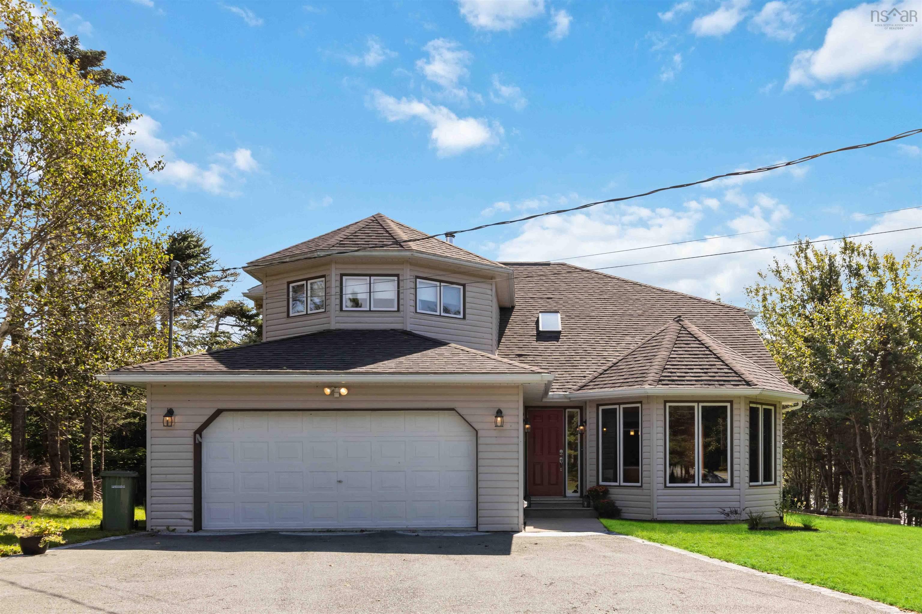 Thumbnail image for 1448 West Porters Lake Road MLS<sup>®</sup> 202523403