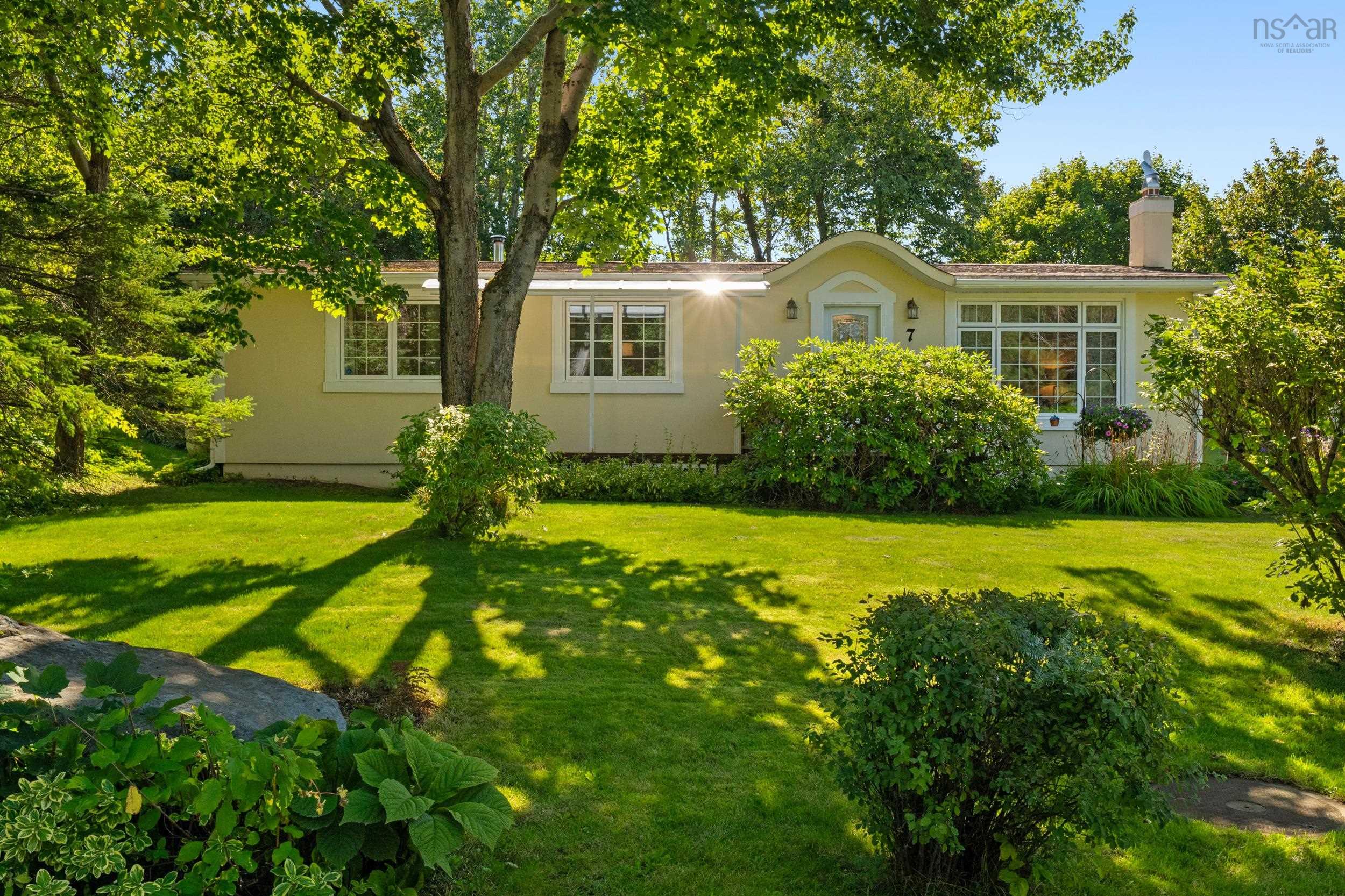 Thumbnail image for 7 Jaybe Drive Drive MLS<sup>®</sup> 202523428