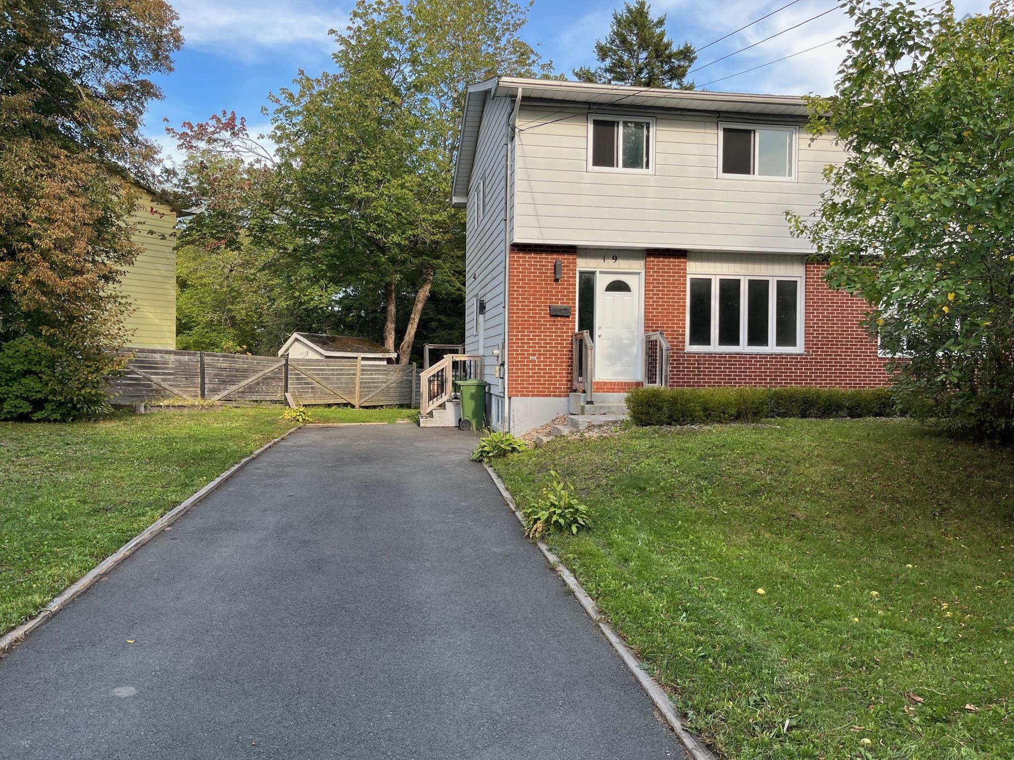 Thumbnail image for 19 Denneb Crescent MLS<sup>®</sup> 202523671