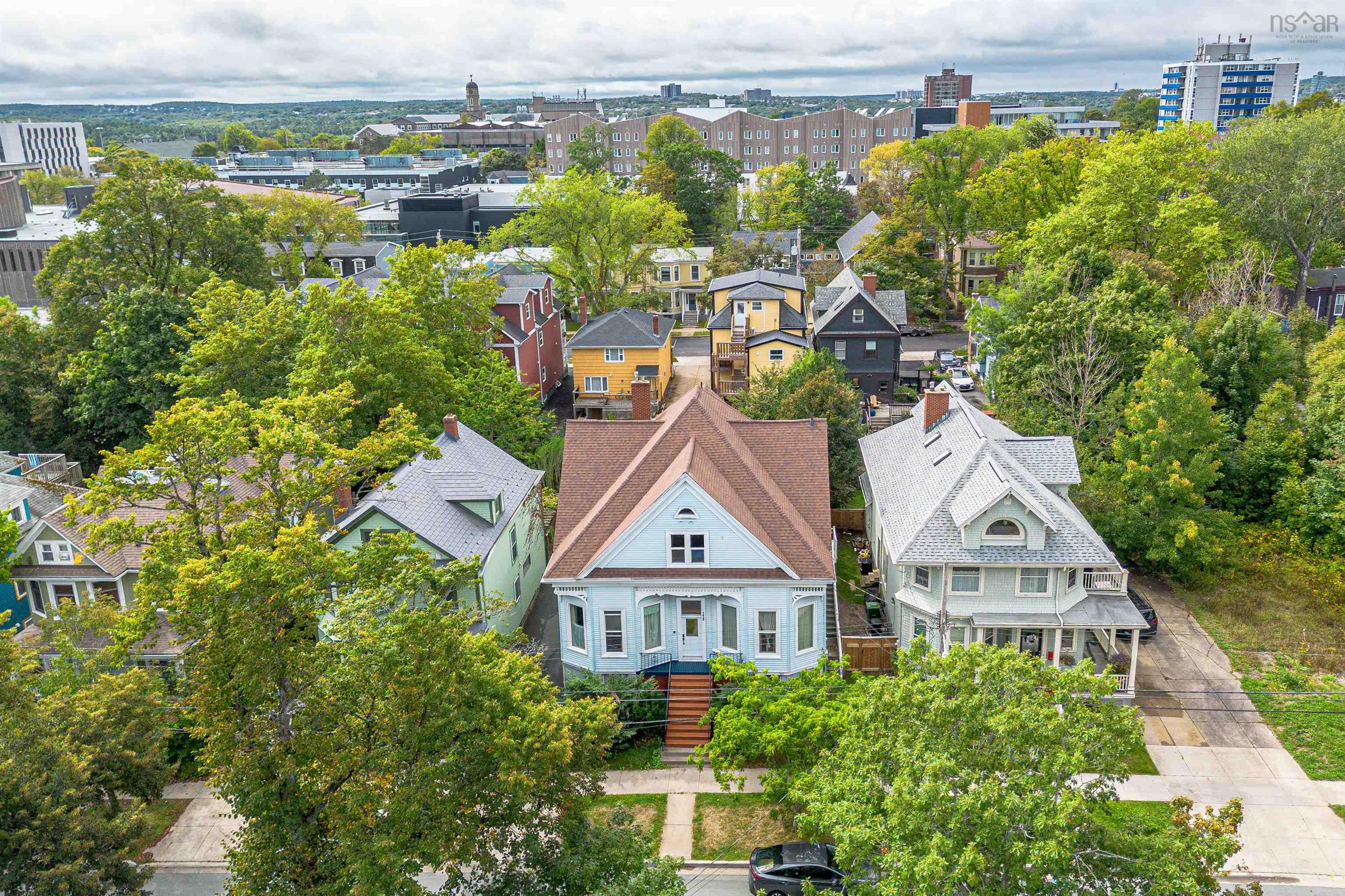 Thumbnail image for 1430/1432 Edward Street MLS<sup>®</sup> 202523857