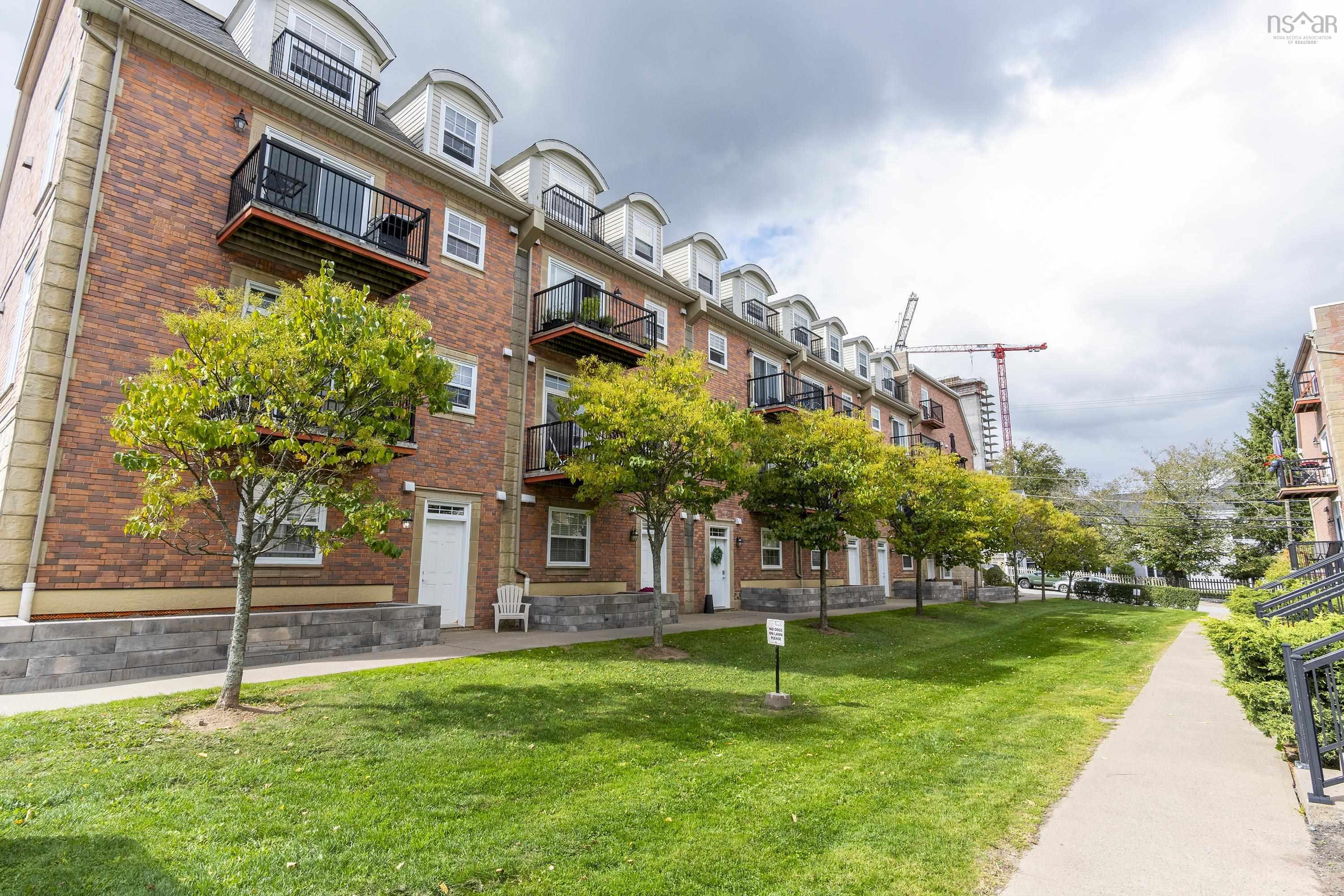 Thumbnail image for 2173 Maitland Street MLS<sup>®</sup> 202524997