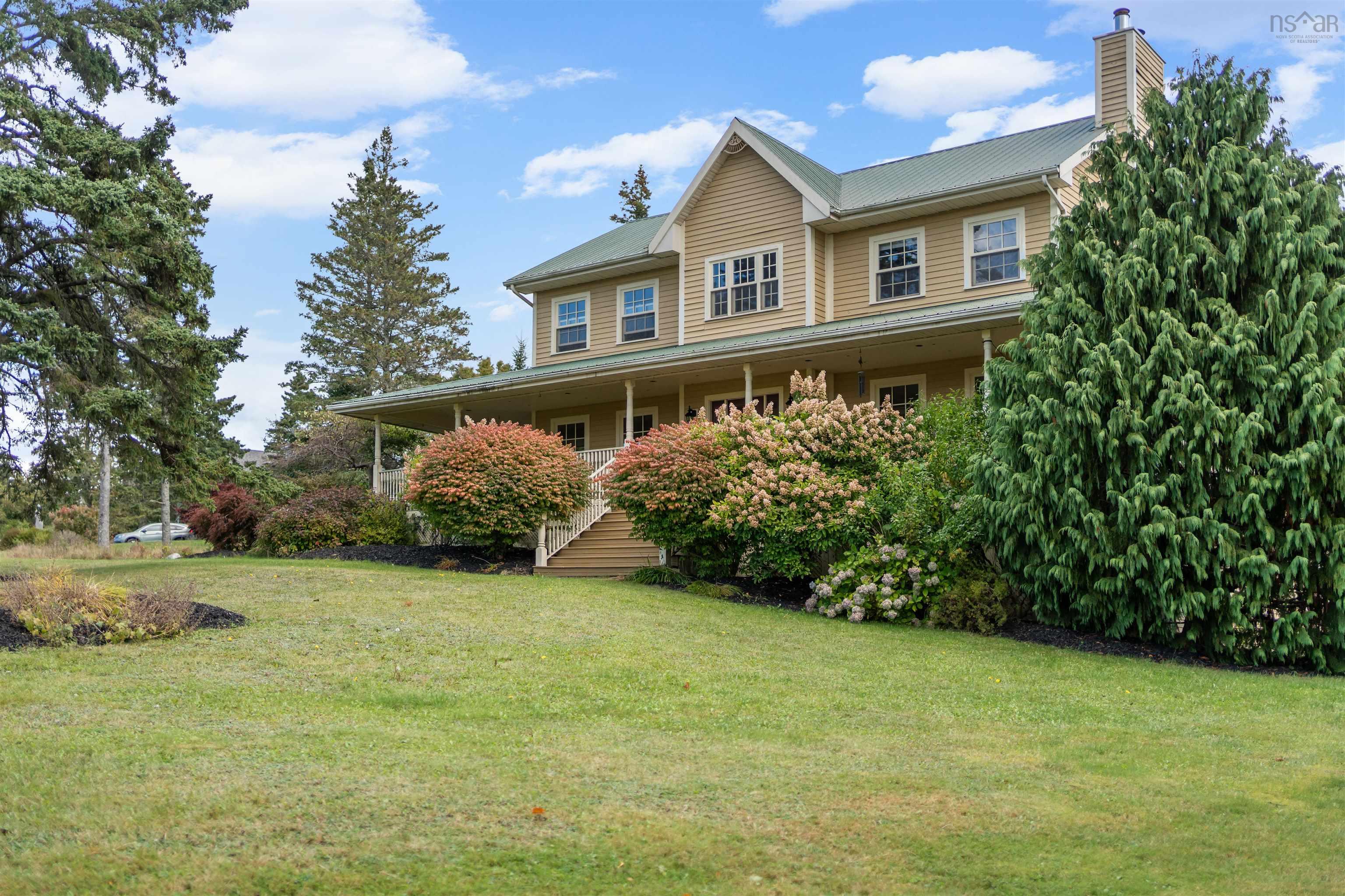 Thumbnail image for 19 Foxberry Hill MLS<sup>®</sup> 202525153