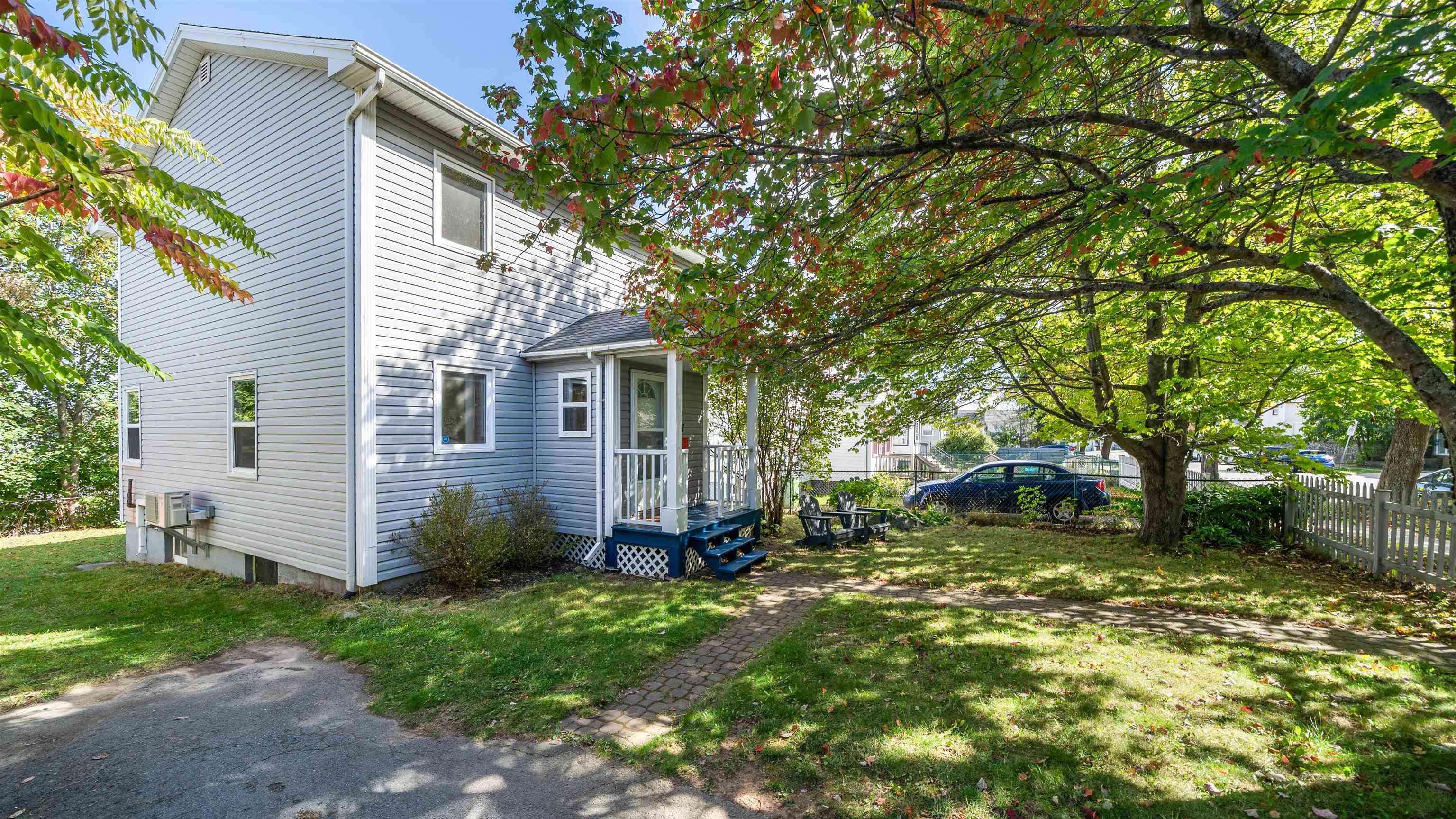 Thumbnail image for 3537 Lynch Street MLS<sup>®</sup> 202525372