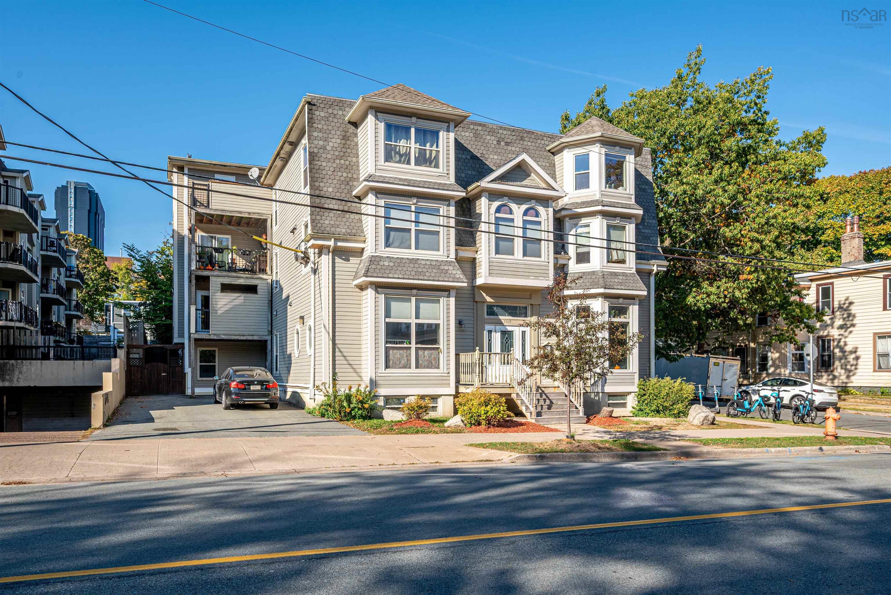 Thumbnail image for 104 5505 Inglis Street MLS<sup>®</sup> 202525381