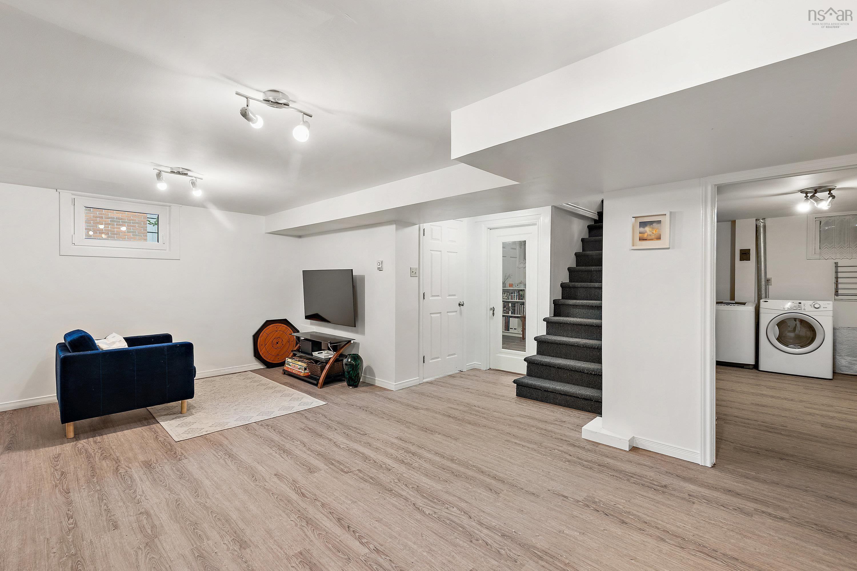 View image 17