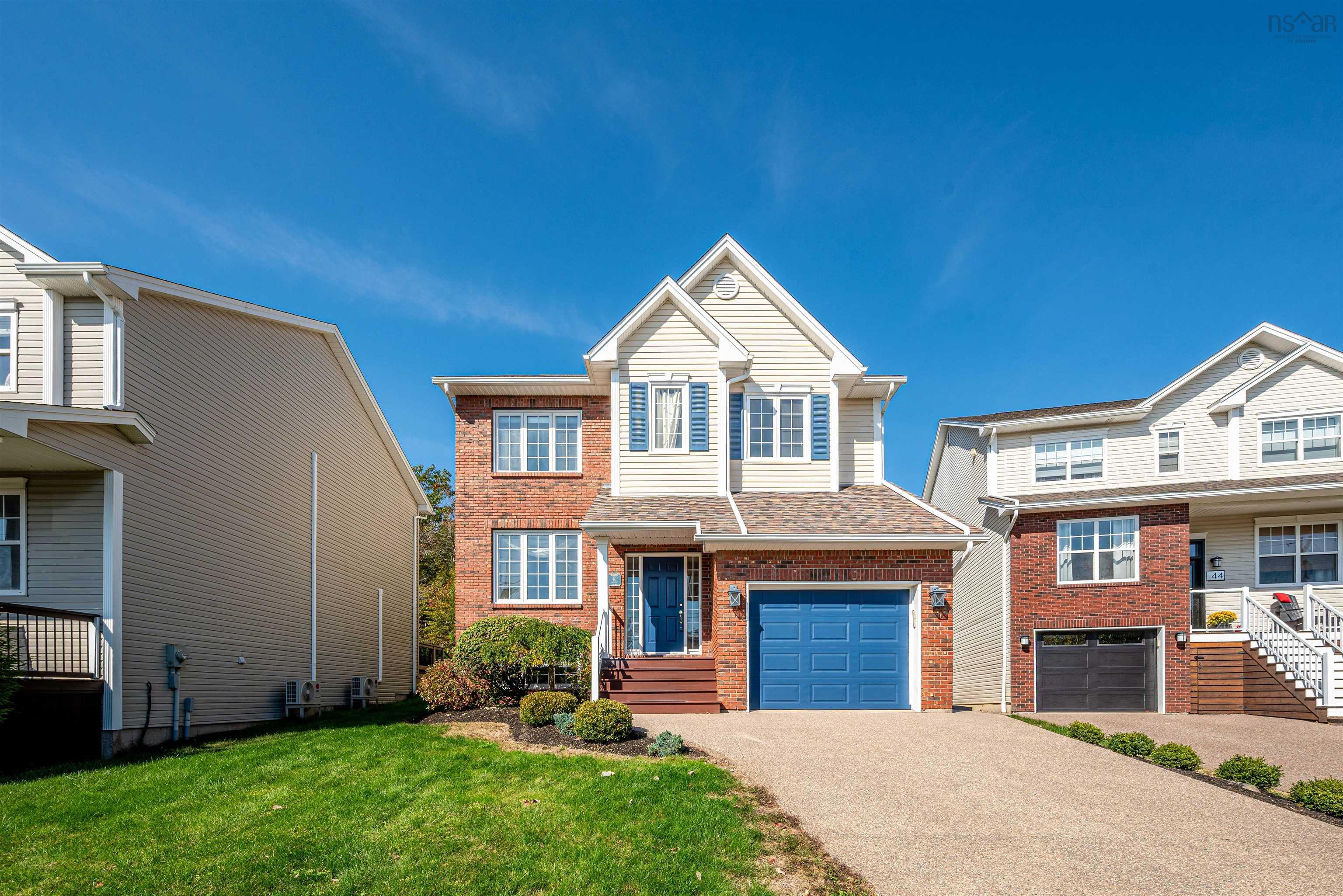 Thumbnail image for 40 GORSEBUD Close MLS<sup>®</sup> 202525536