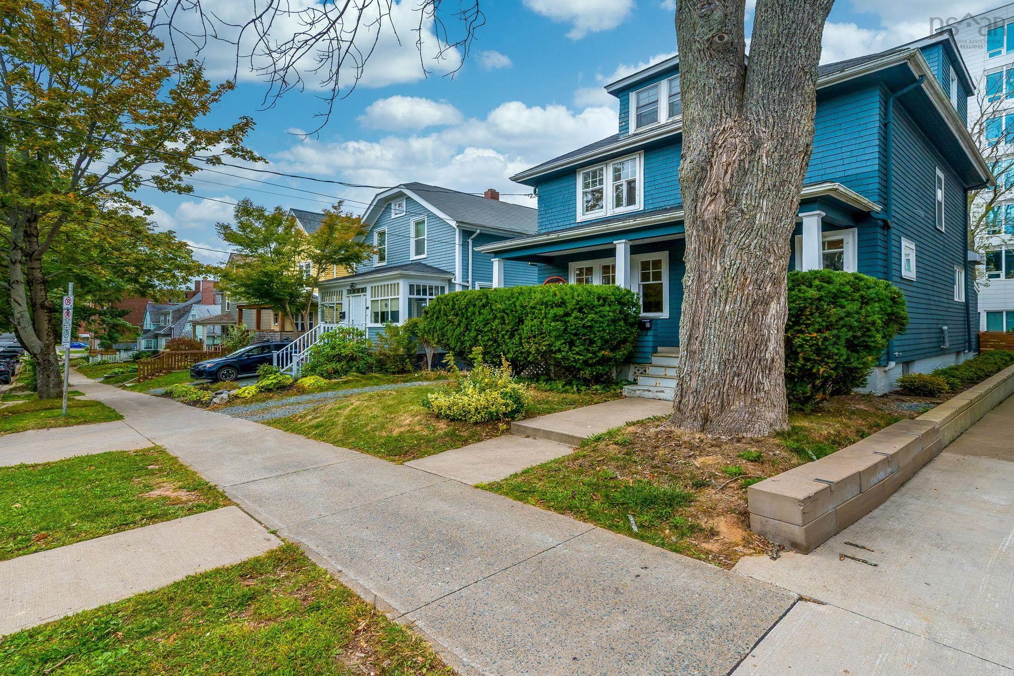 Thumbnail image for 6021 Shirley Street MLS<sup>®</sup> 202525557