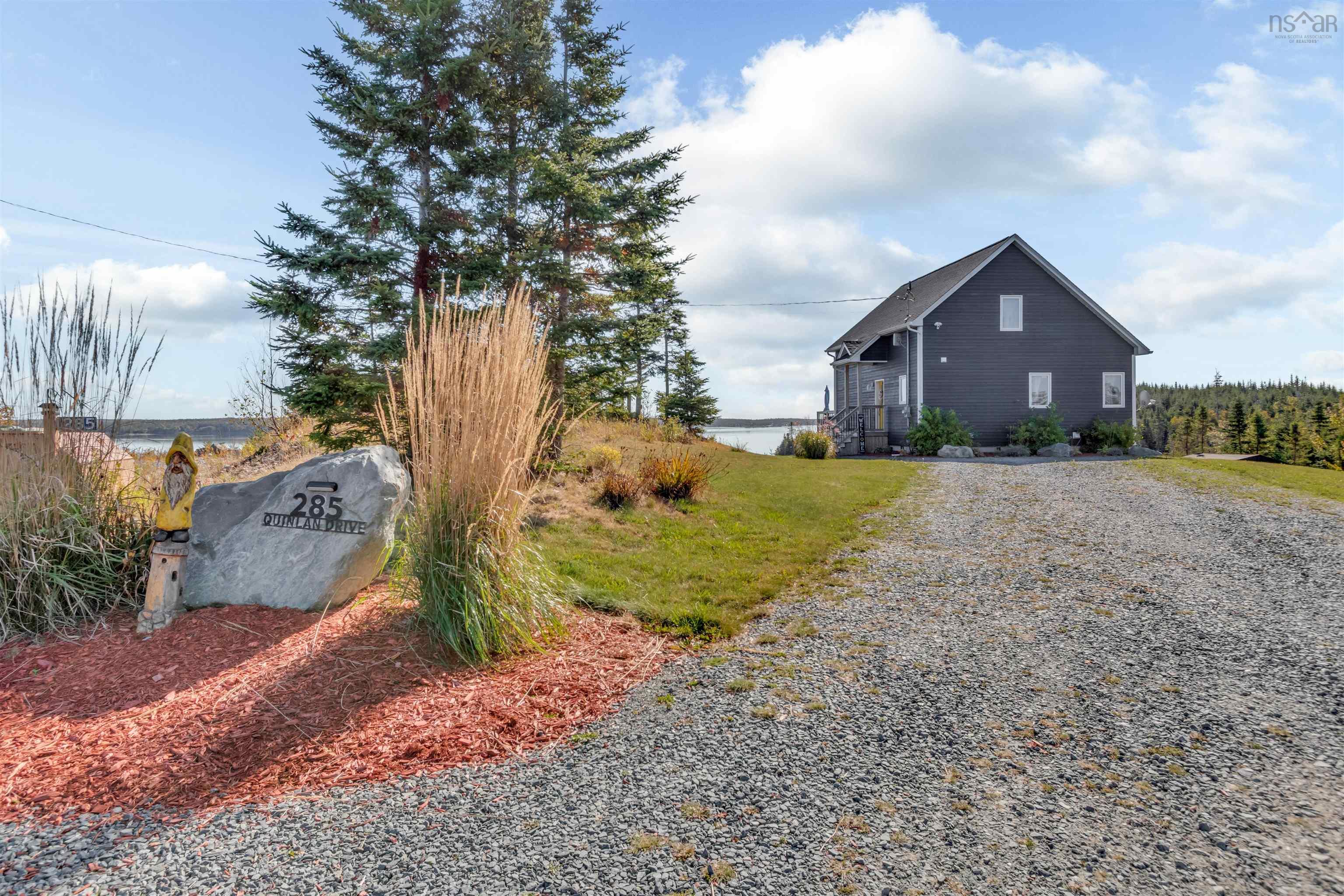Thumbnail image for 285 Quinlan Drive MLS<sup>®</sup> 202525692