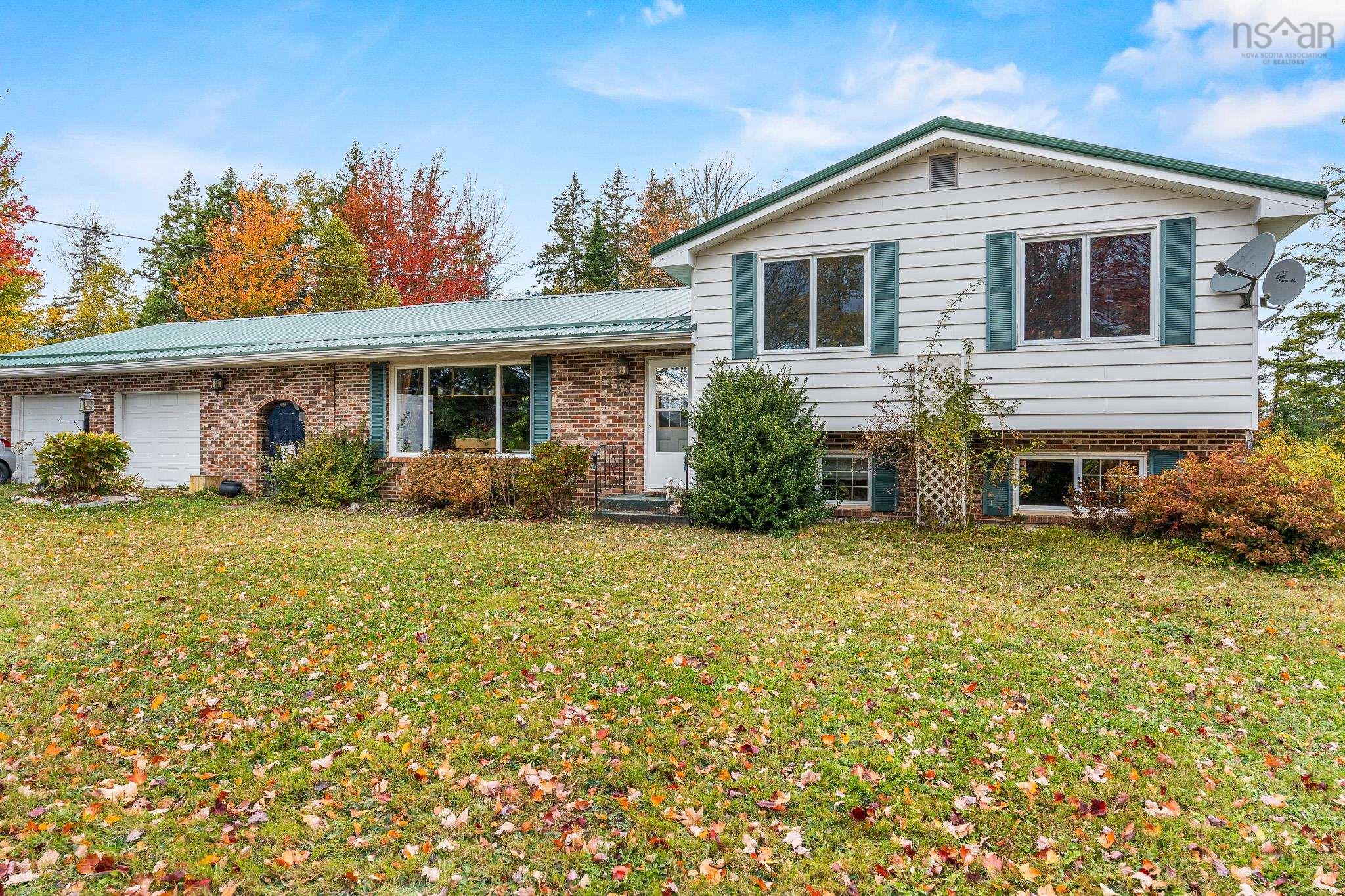 Thumbnail image for 1715 Ashdale Road MLS<sup>®</sup> 202525717