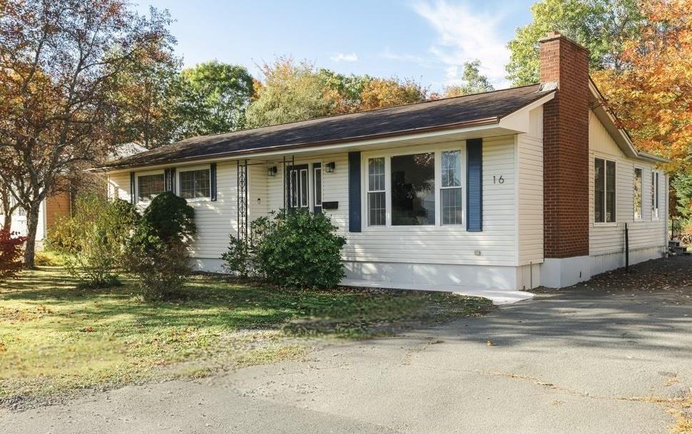 Thumbnail image for 16 Howland Drive MLS<sup>®</sup> 202525750