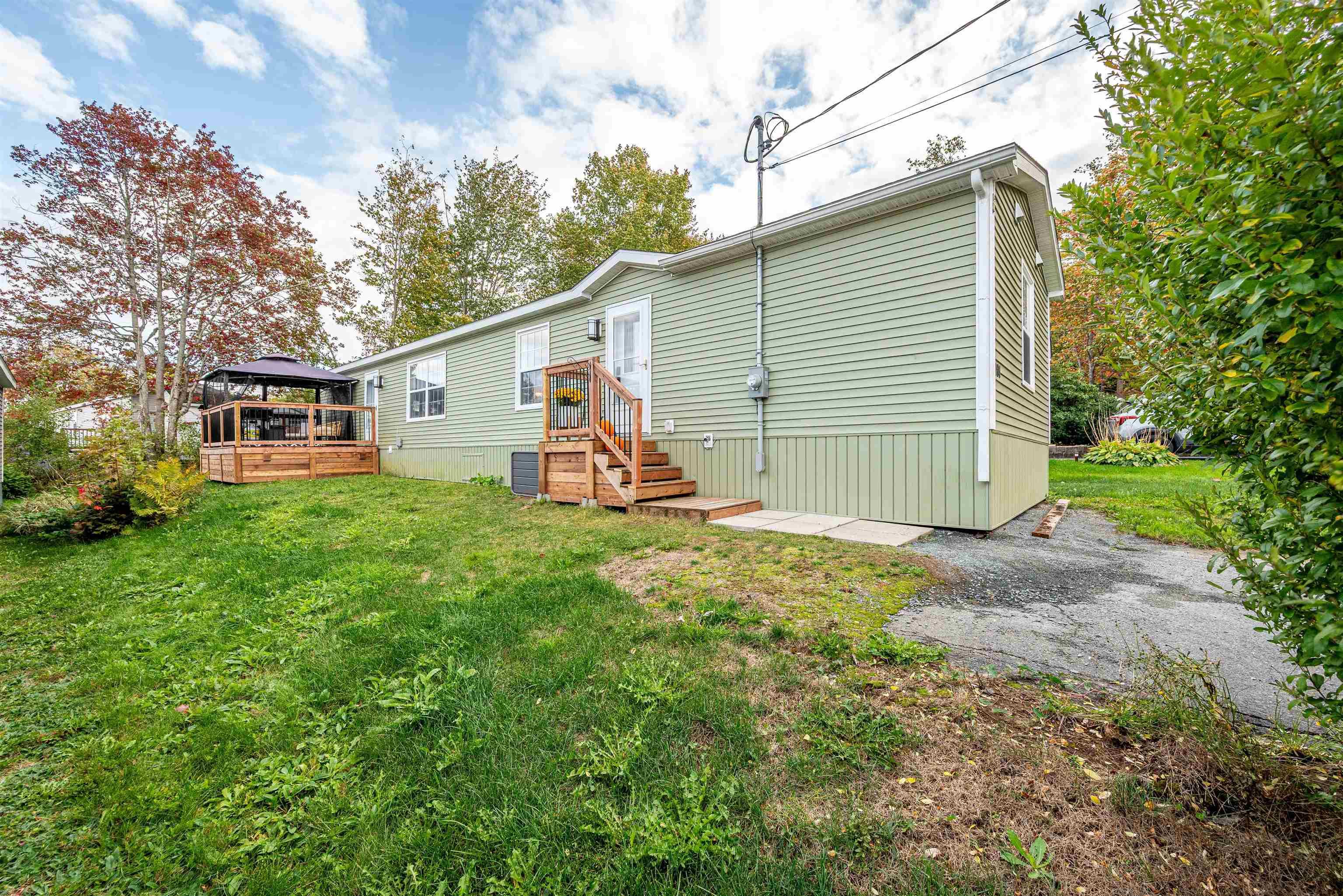 Thumbnail image for 404 Glenrise Drive MLS<sup>®</sup> 202525760