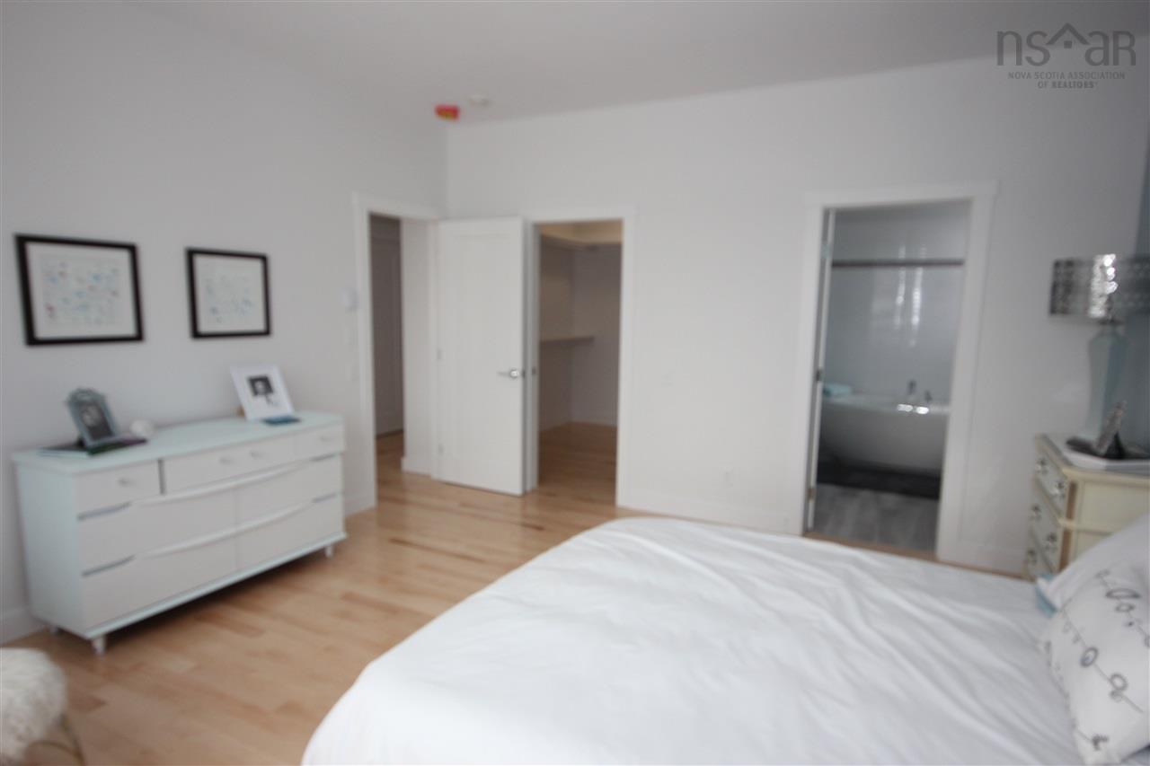 View image 9