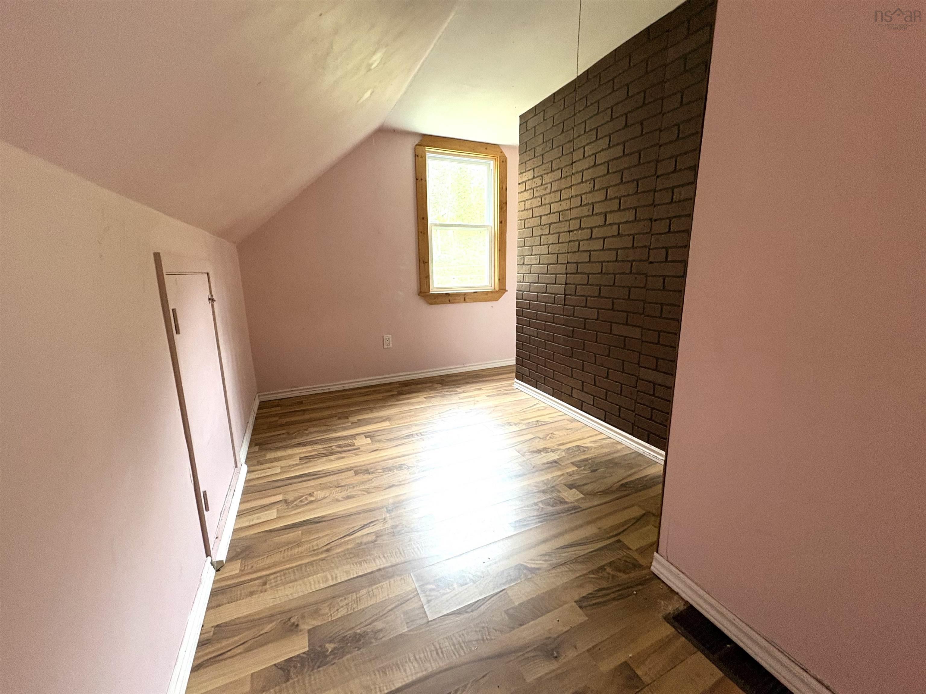 View image 18