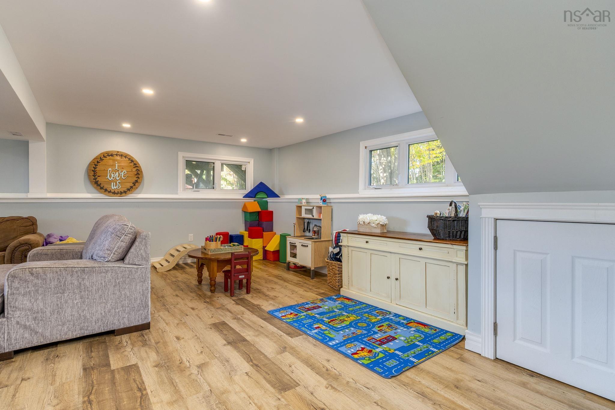 View image 17