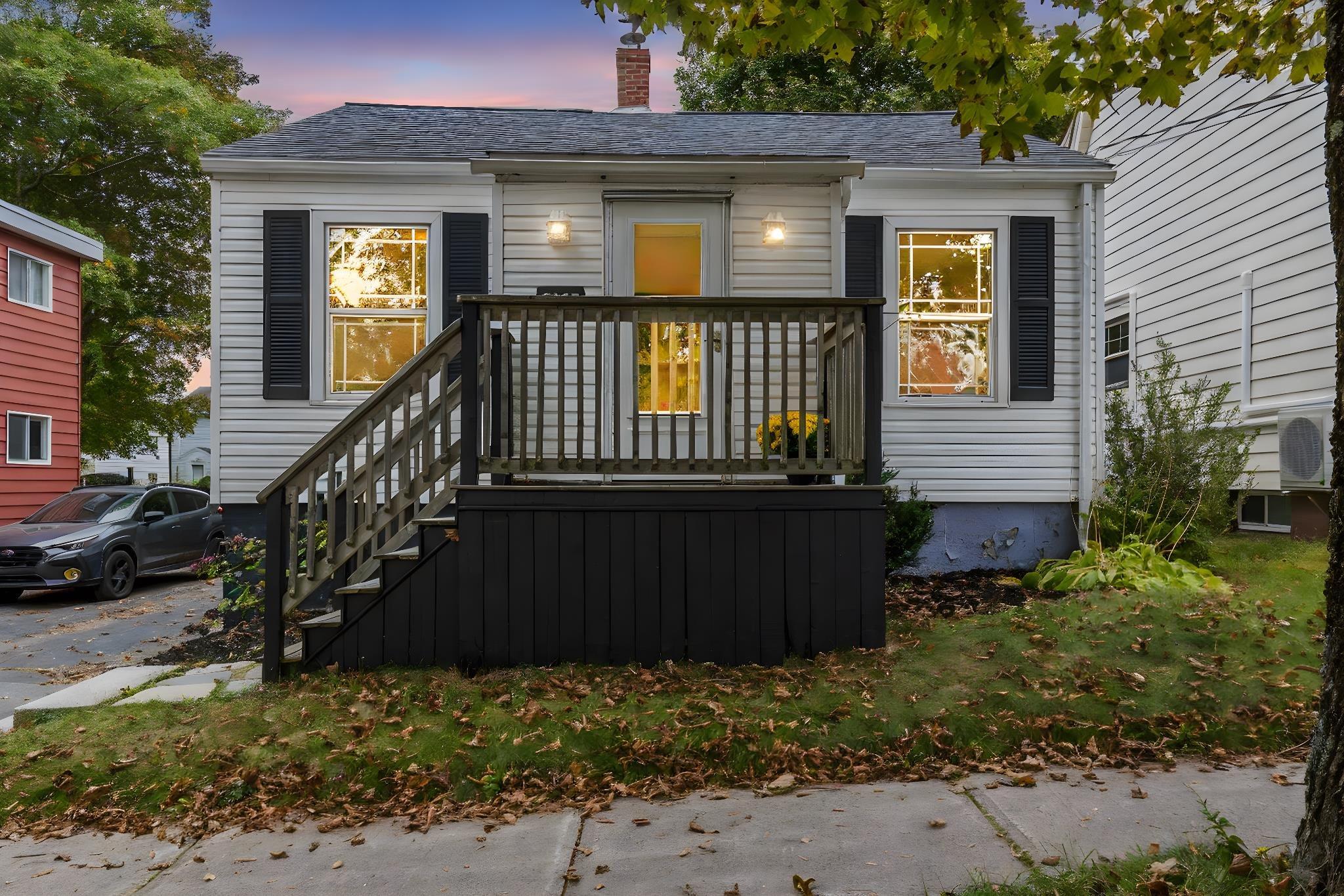 Thumbnail image for 6433 Almon Street MLS<sup>®</sup> 202525961