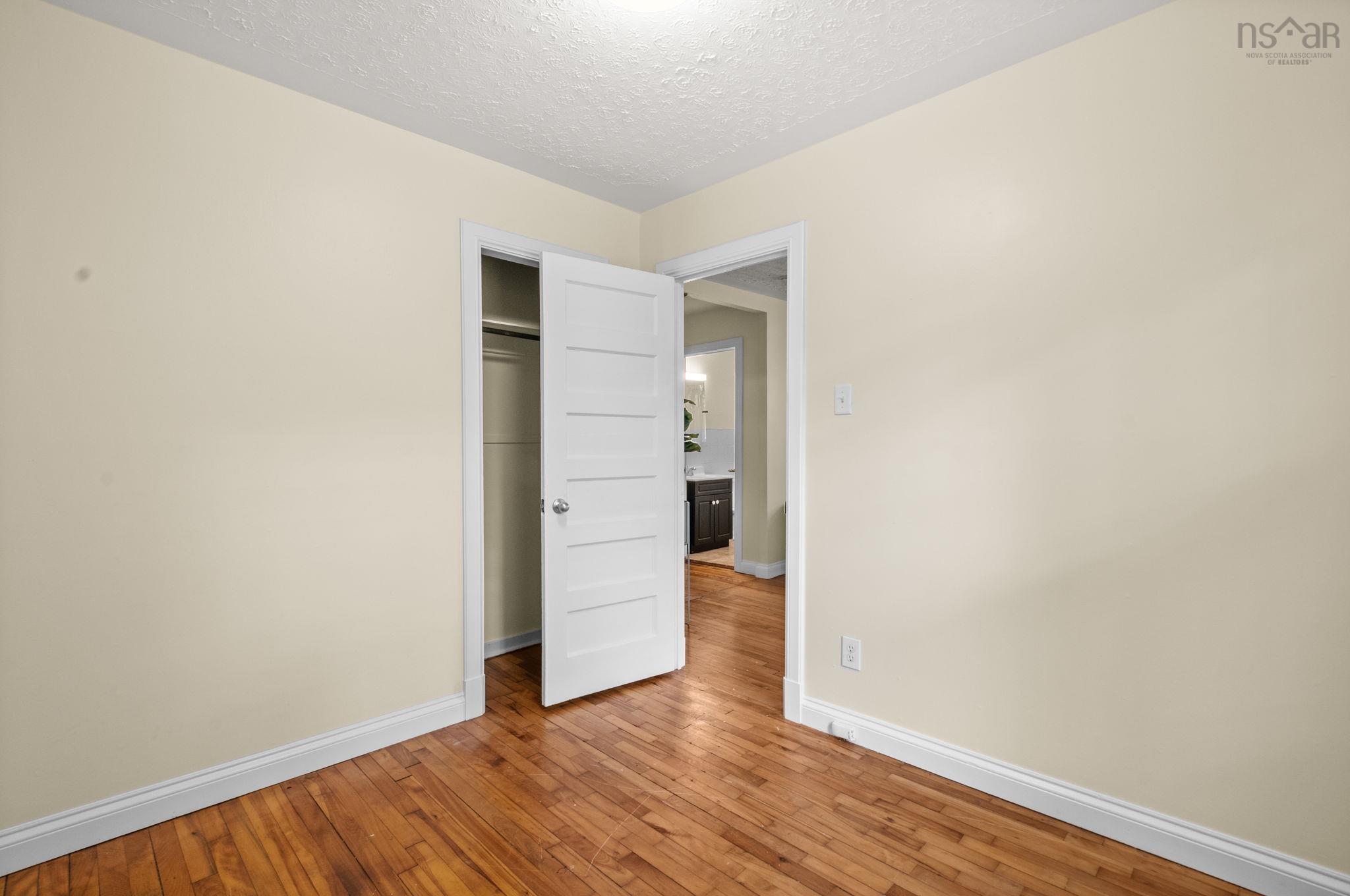 View image 18