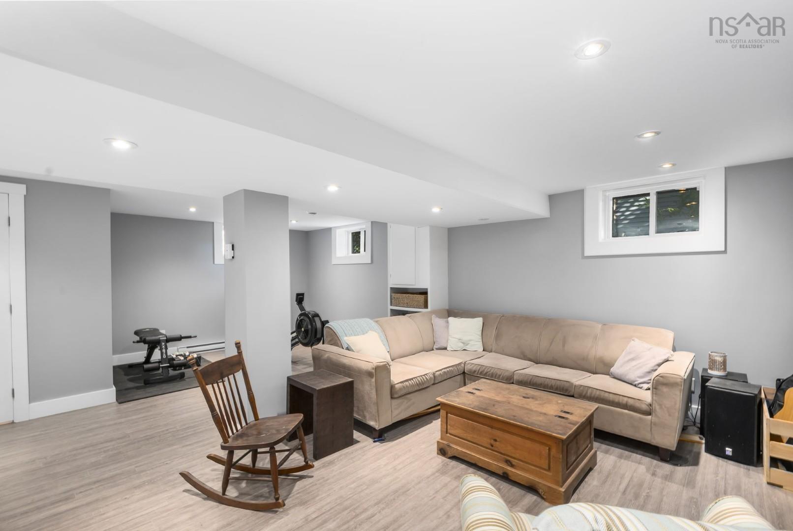 View image 18