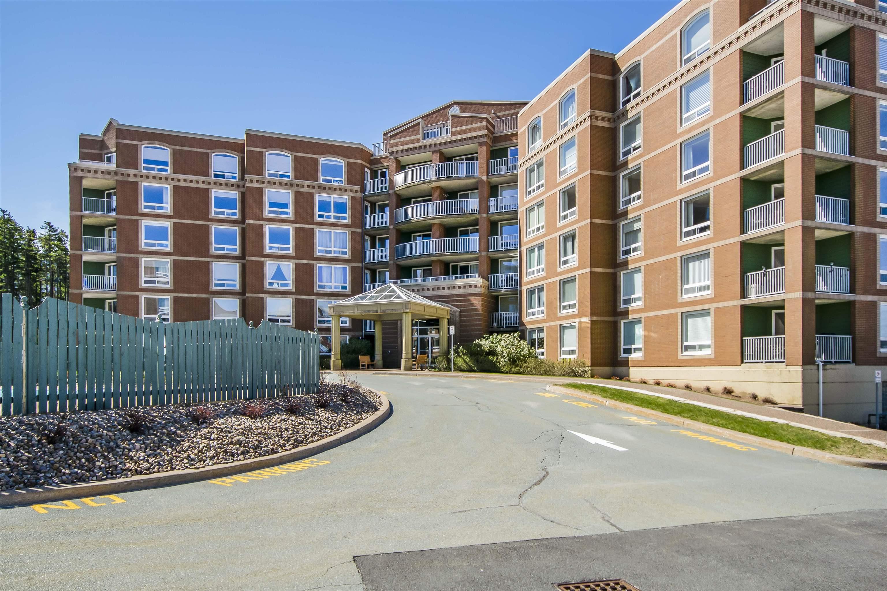 Thumbnail image for 108 40 Regency Park Drive Drive MLS<sup>®</sup> 202525996