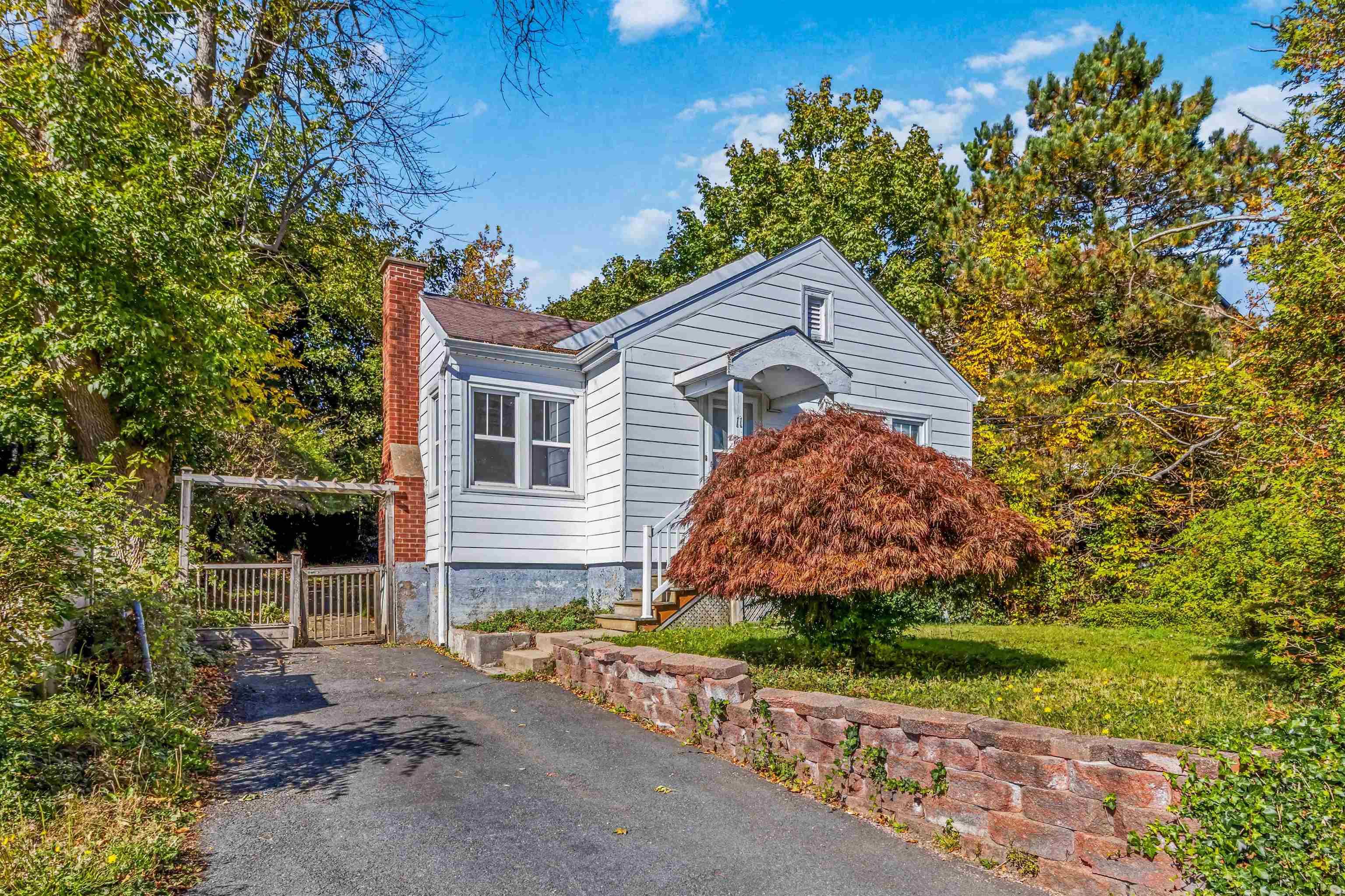 Thumbnail image for 11 Ashdale Avenue MLS<sup>®</sup> 202526079