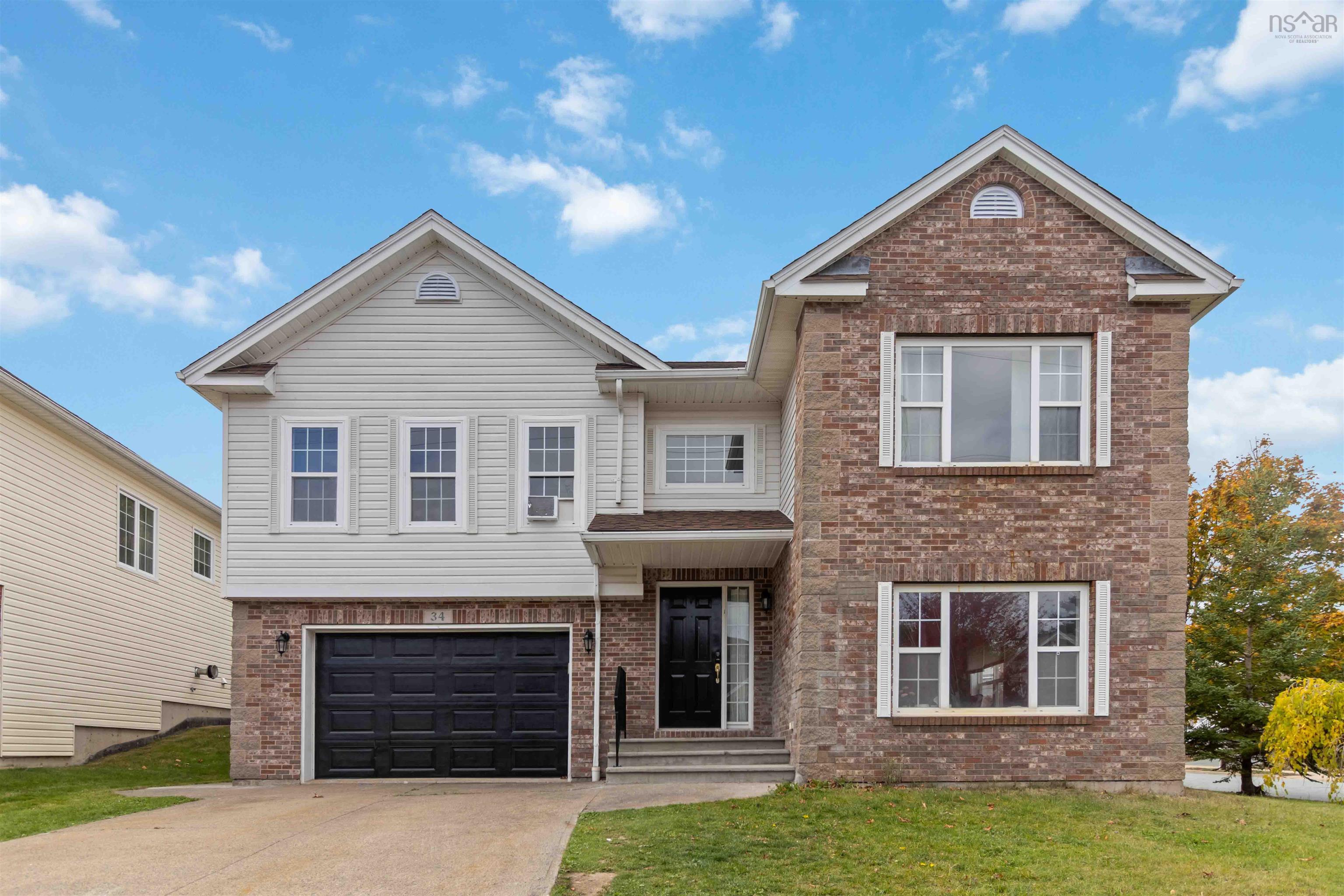 Thumbnail image for 34 Lancaster Drive MLS<sup>®</sup> 202526095