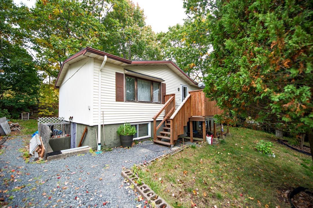 Thumbnail image for 386 Rocky Lake Drive MLS<sup>®</sup> 202526110